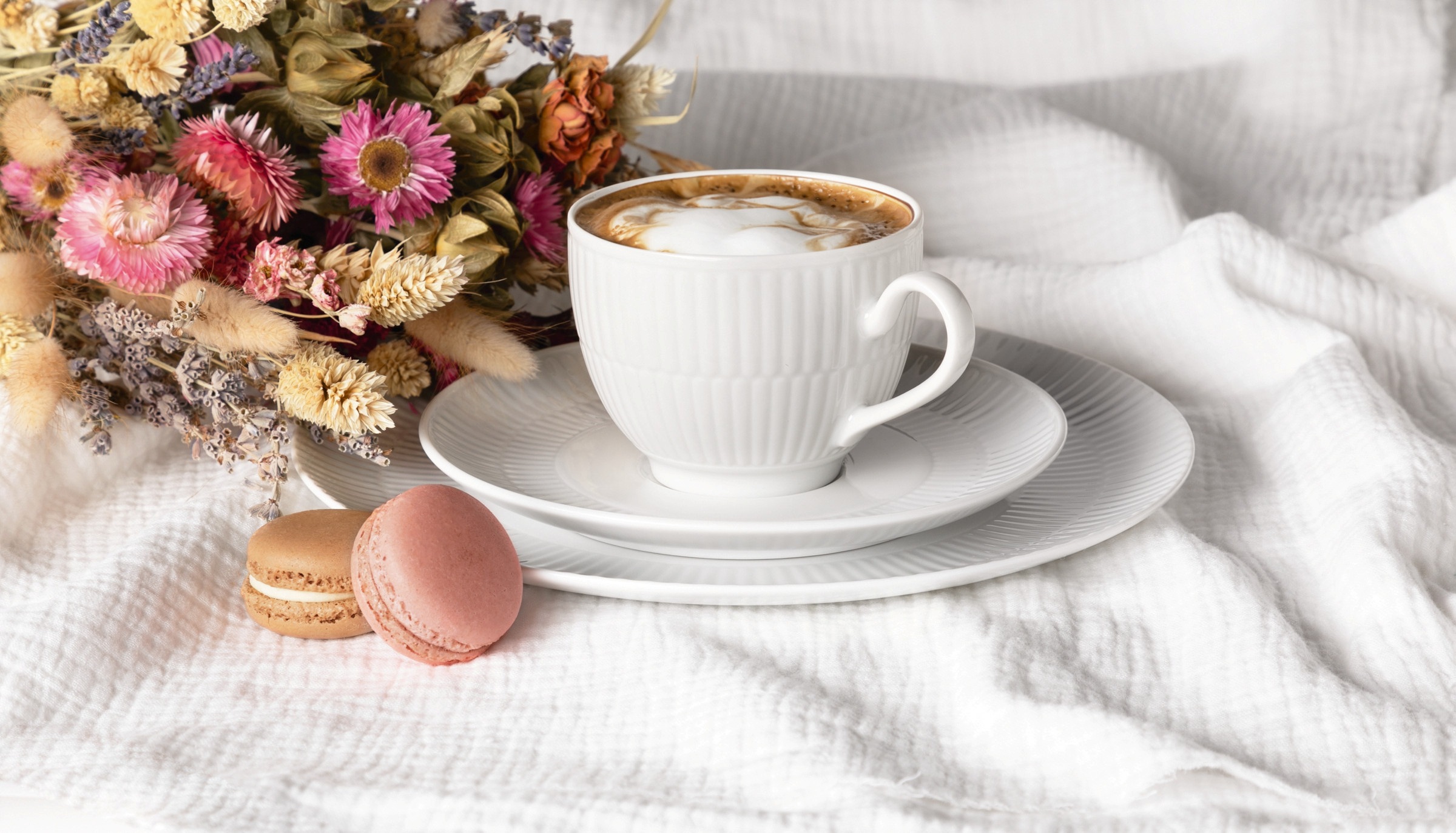 Seltmann Weiden Kaffeeservice »Geschirr-Set, 18 Teile, Amina«, (Set, 18 tlg., 6x Kaffeeobertasse, 6x Kombi-Untertasse, 6x Frühstücksteller), Tassen, Untertassen, Teller, Made in Germany, 18 Teile, für 6 Personen