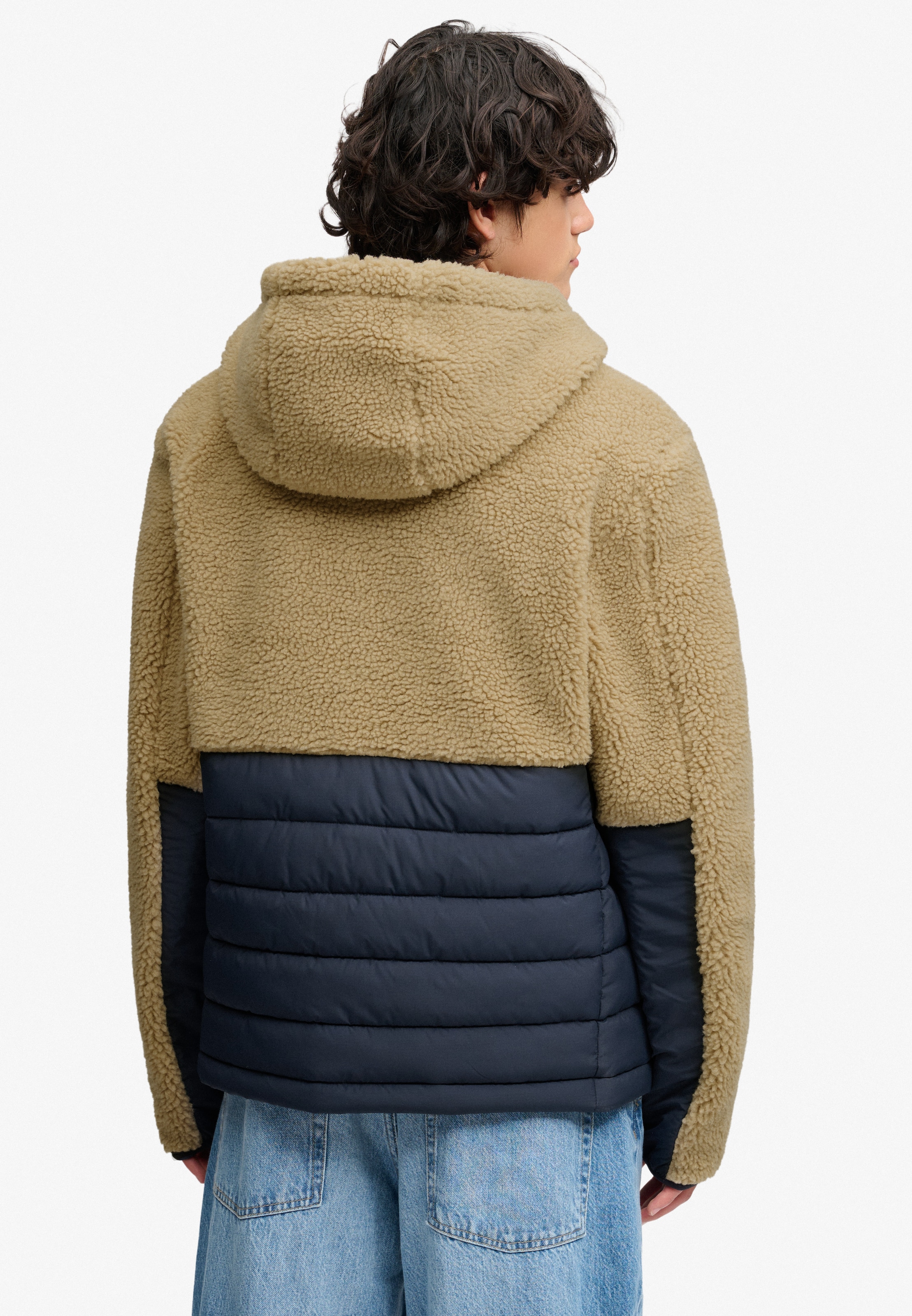 Superdry Outdoorjacke »HOOD OUTDOOR BORG QUILT HYBRID« mit Kapuze Kunstfaser, relaxed fit