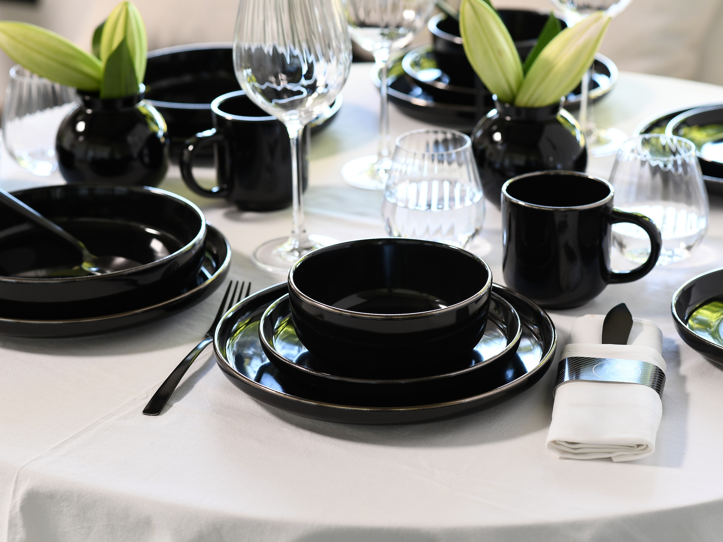 CreaTable Kombiservice »Nordic Festive, Service 16-tlg.« Minimalistisches Design, Dezente goldene Akzente