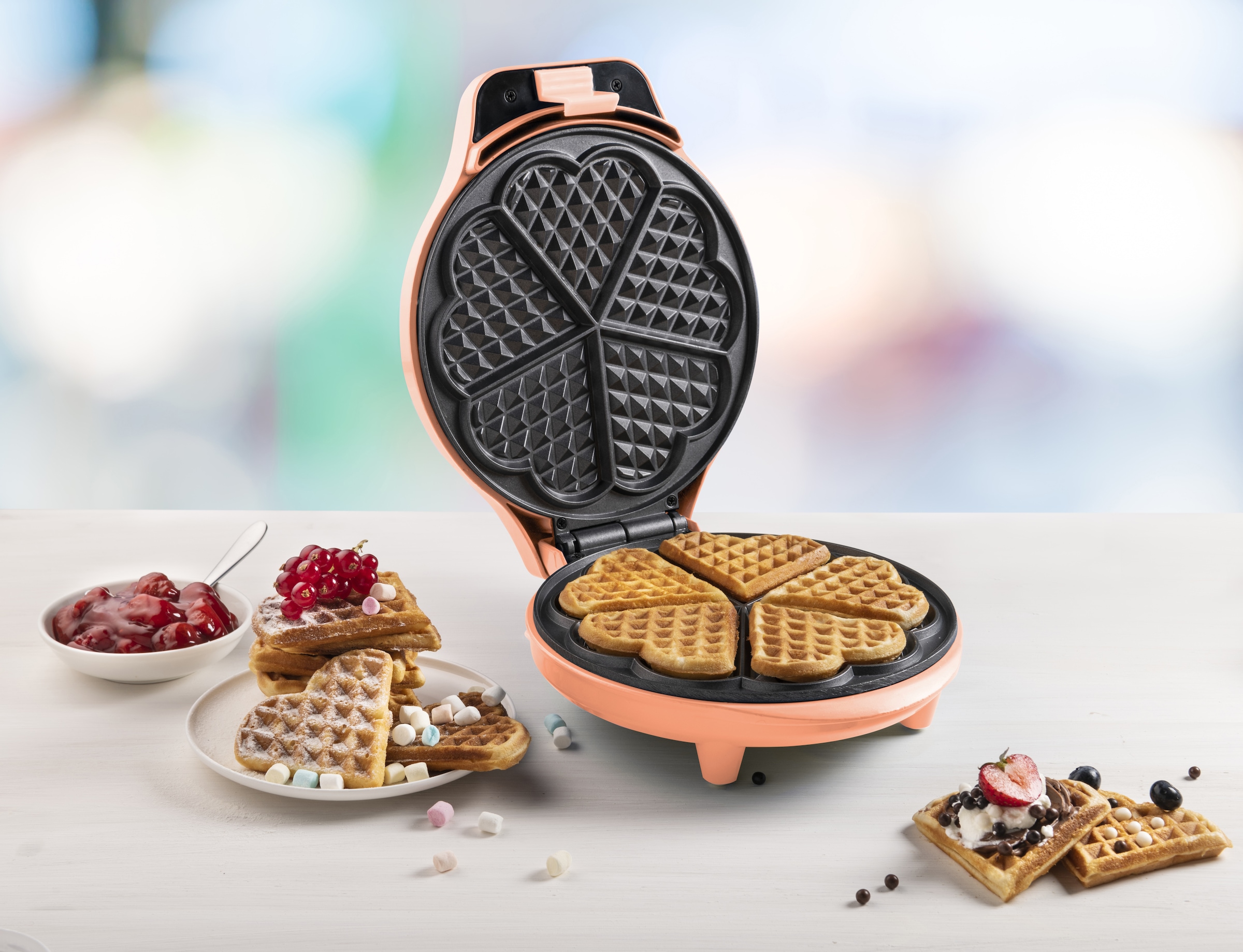 bestron Waffeleisen »ASW217«, 700 W, für klassische Herzwaffeln, mit Antihaftbeschichtung, Retro Design