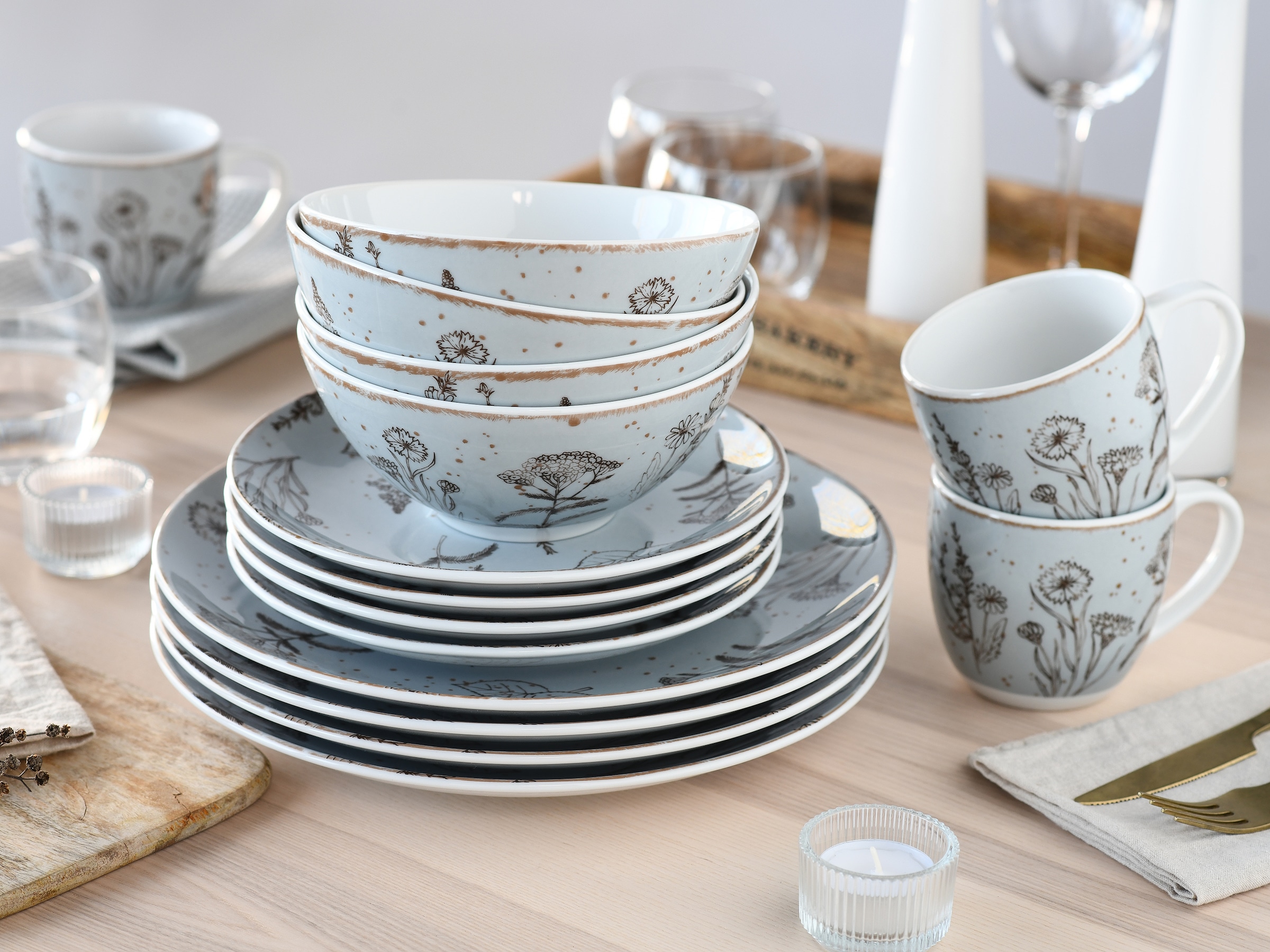 CreaTable Kombiservice »Geschirr-Set Vintage Flowers«, (Set, 16 tlg., Kaffeeservice und Tafelservice im Set, für 4 Personen), Service, Dekor mit Blüten und Gräsern, 16 Teile, für 4 Personen