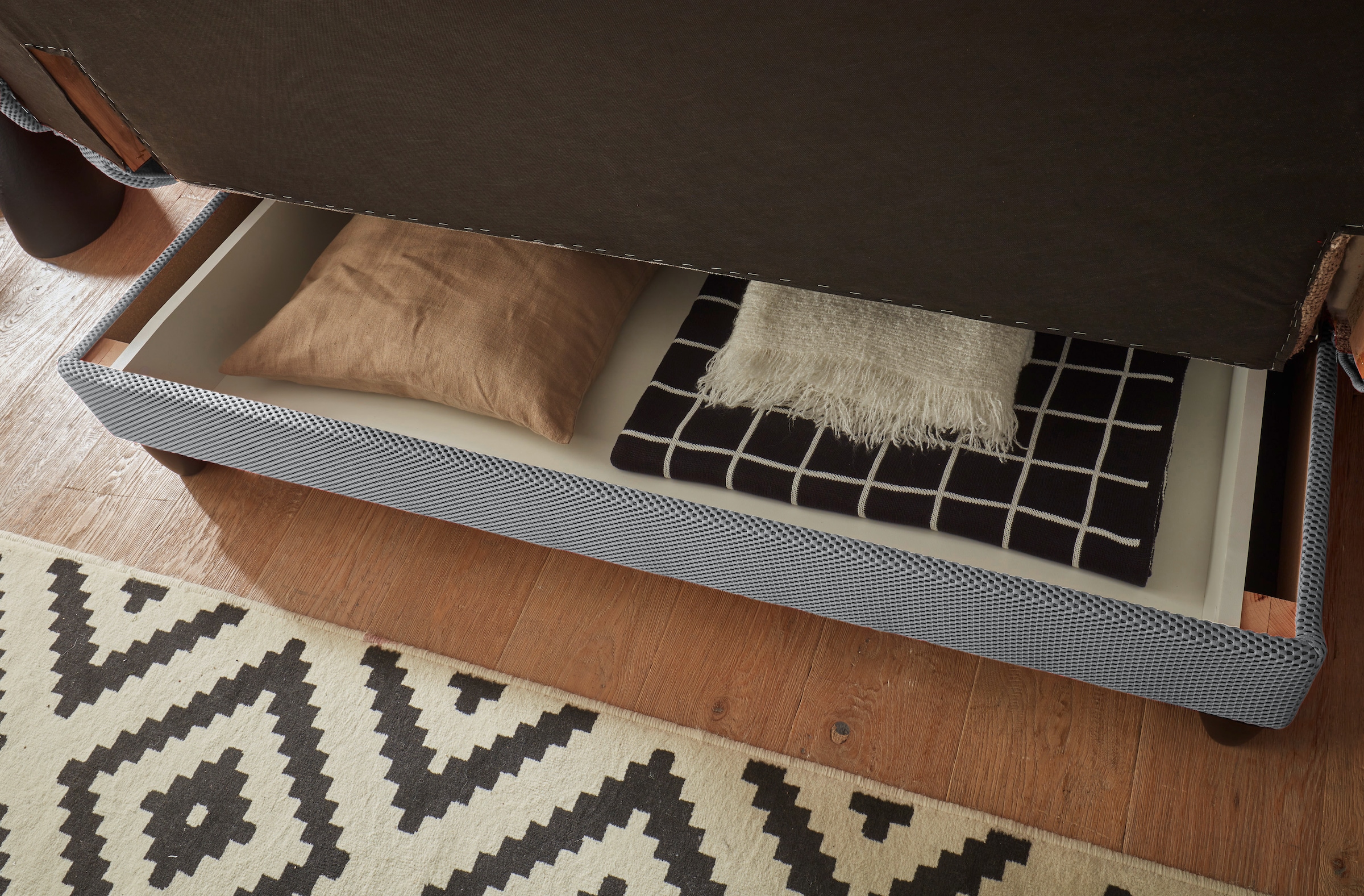 ED EXCITING DESIGN Schlafsofa »Amalia«, mit Bettkasten & 2 Zierkissen