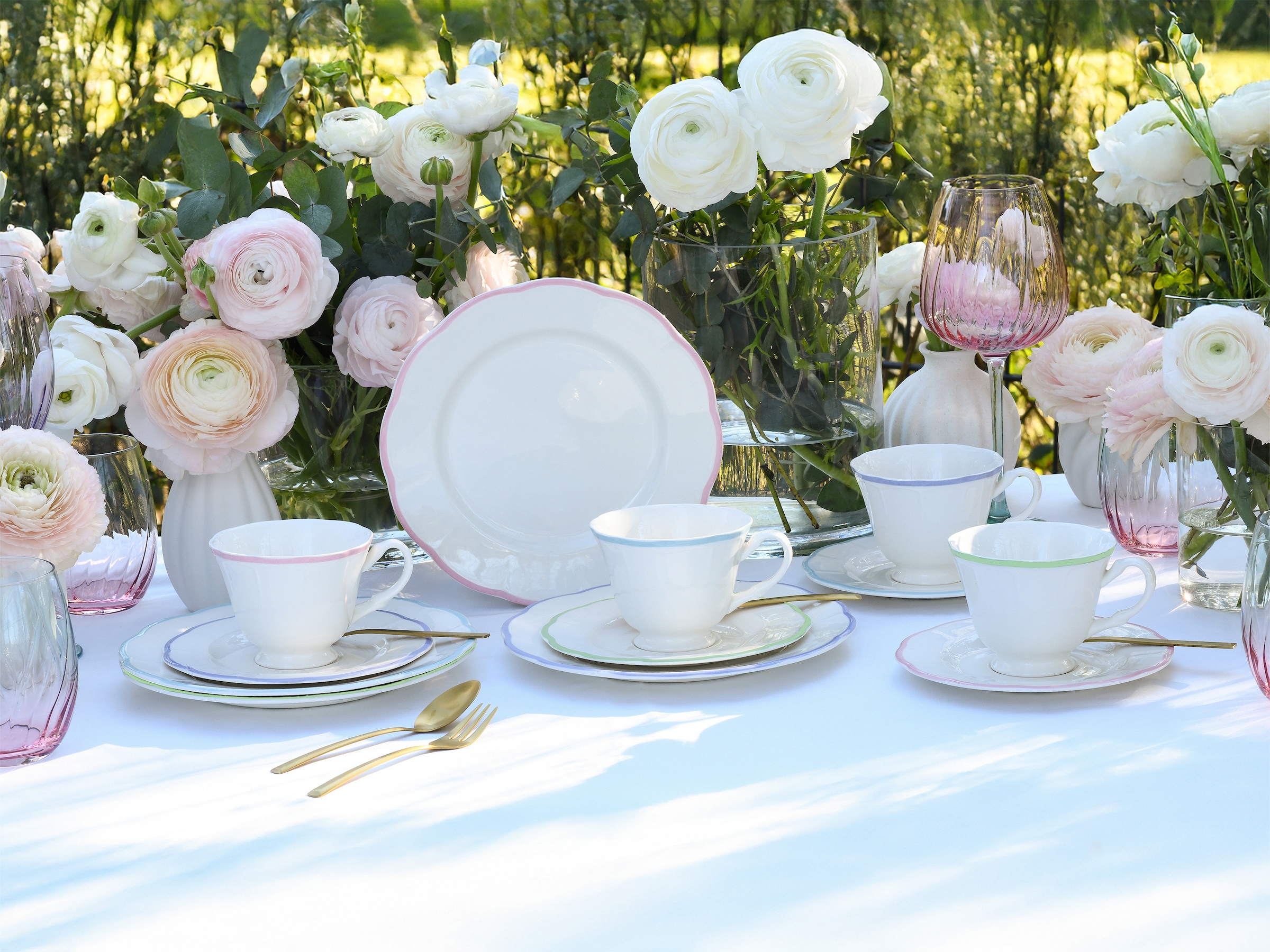 CreaTable Kombiservice »Florine Bunt, Service 20-tlg.« Elegant, Klassische Form, Zart gewellte Ränder