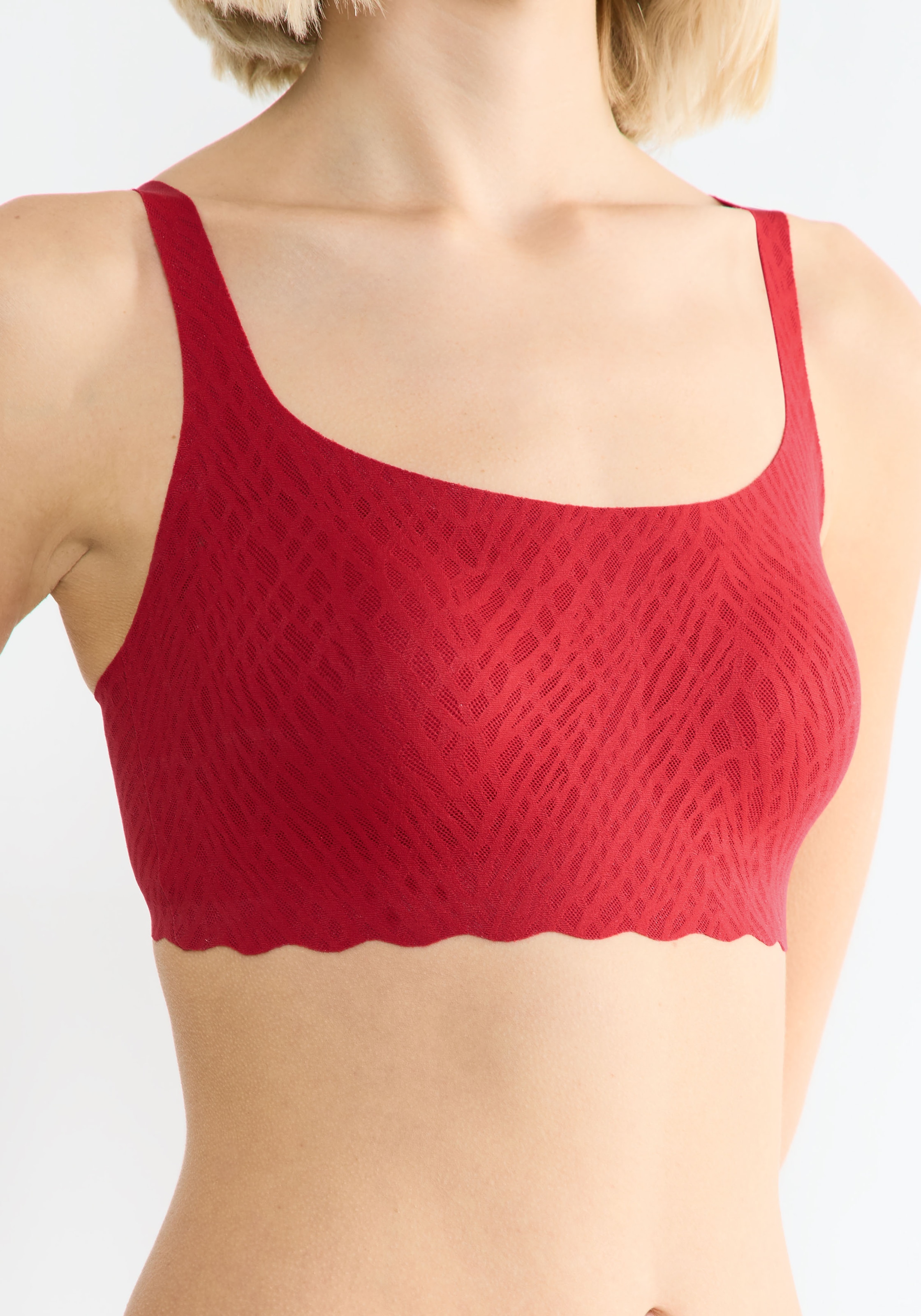 sloggi Bustier »ZERO Feel Bliss«, nahtlos, Stretch-Spitze, herausnehmbare Pads, atmungsaktiv