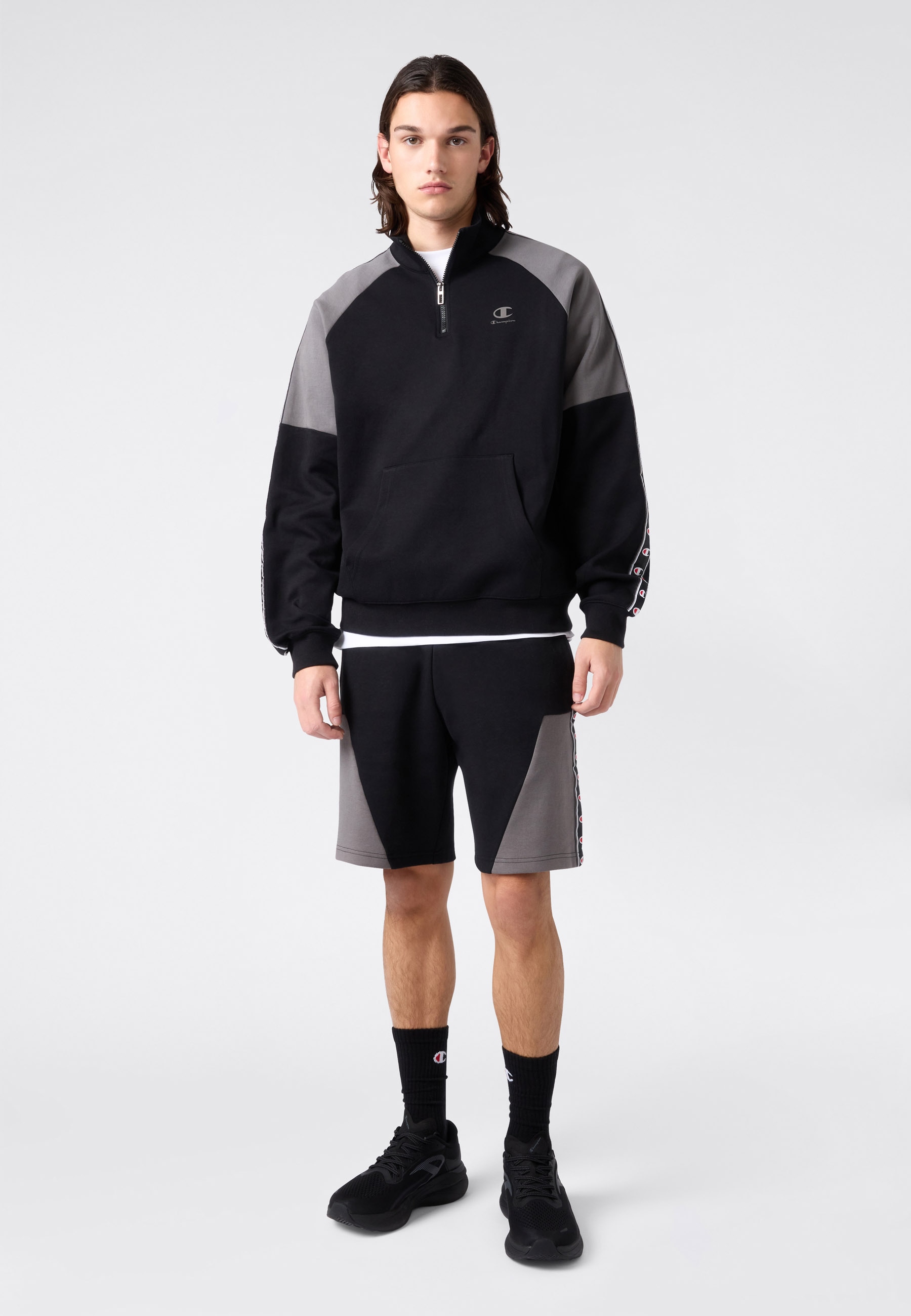 Champion Sweatshorts »Sports-inspired Interlock Shorts with Tape detailing«  mit Reißverschluss, aus Baumwolle und Polyester