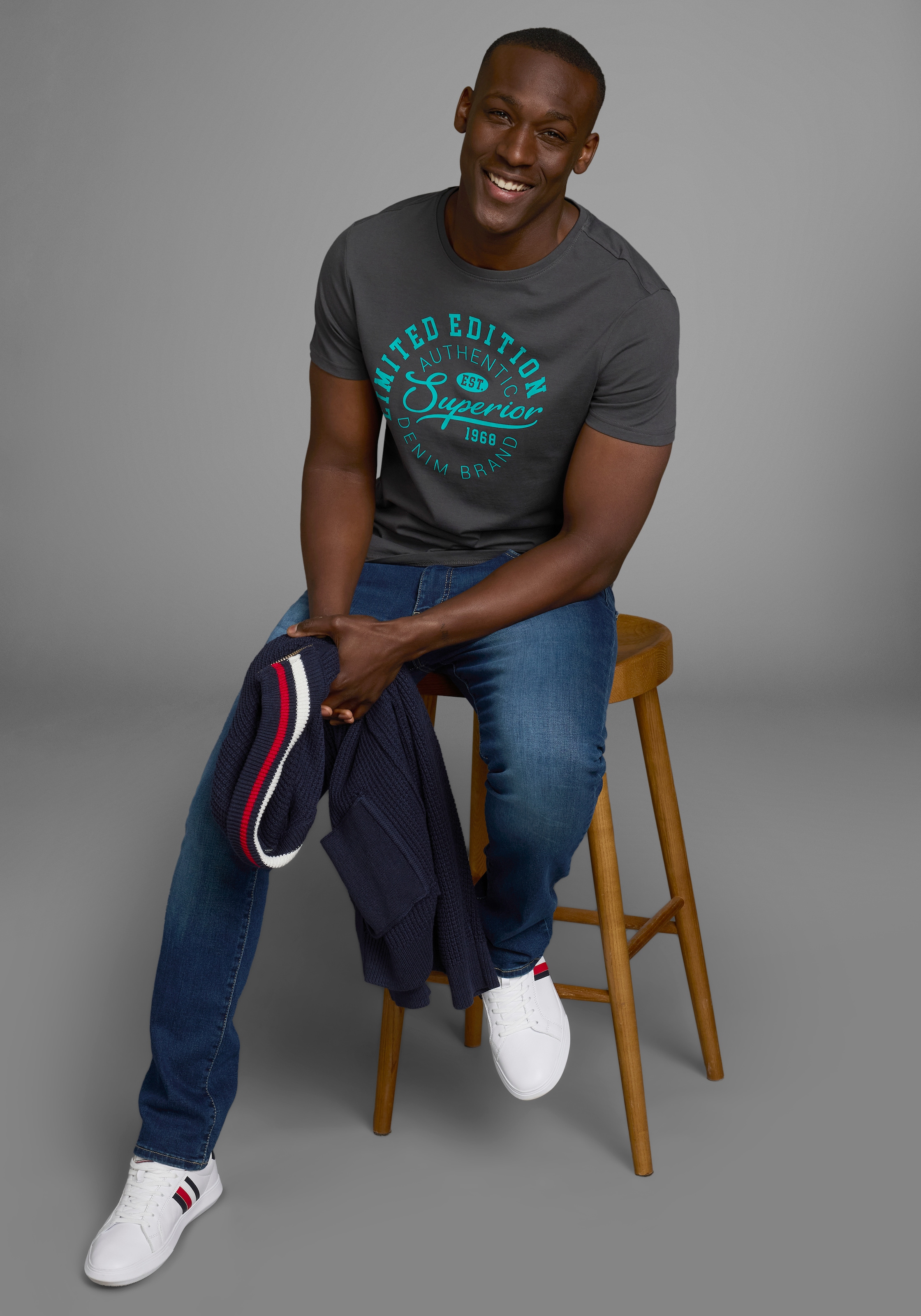 AJC T-Shirt, Kurzarm, schmale Passform, im Vintage-Design