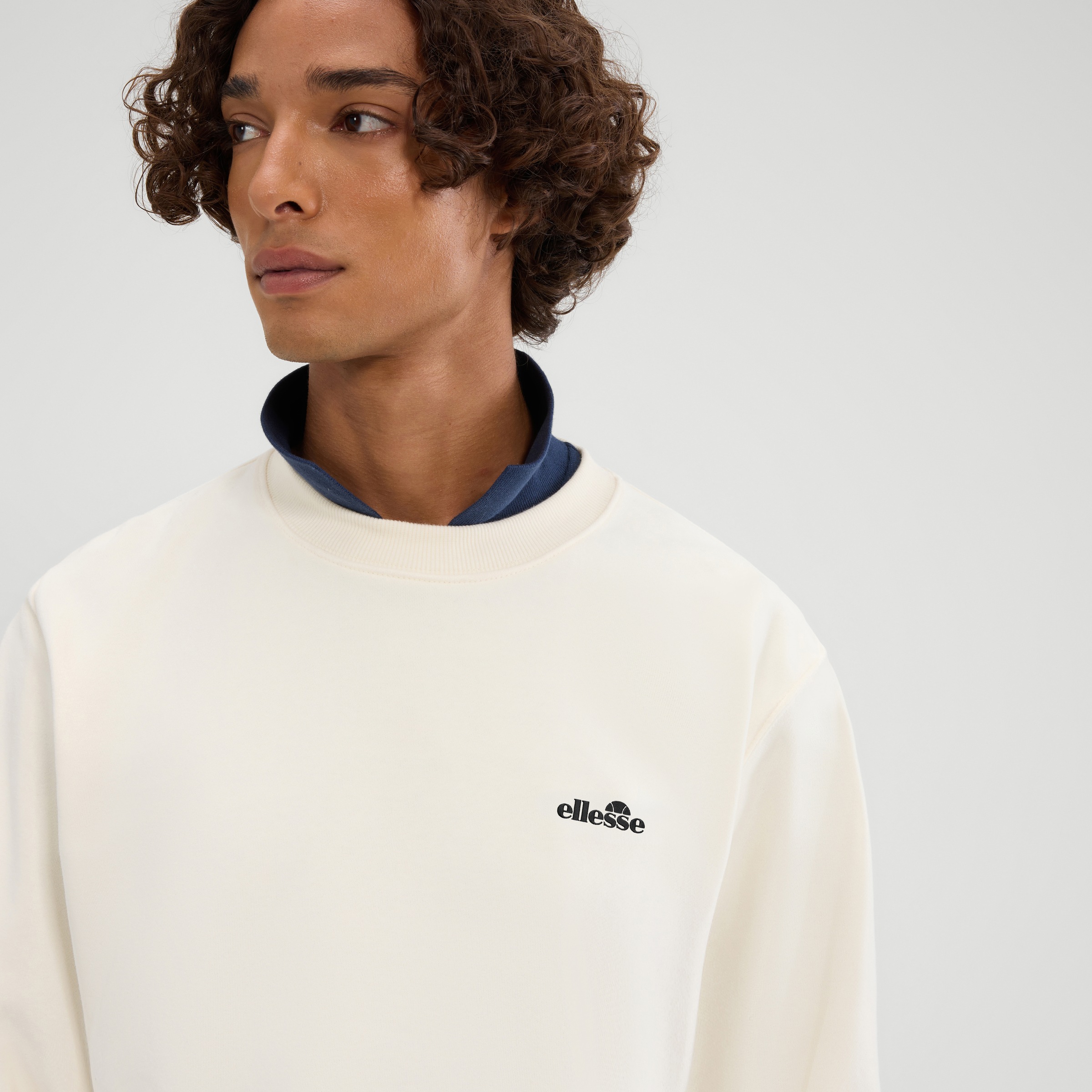 Ellesse Sweatshirt »CORCOLLE SWEATSHIRT«, mit Rundhalsausschnitt, ohne Verschluss, aus Baumwolle und Polyester
