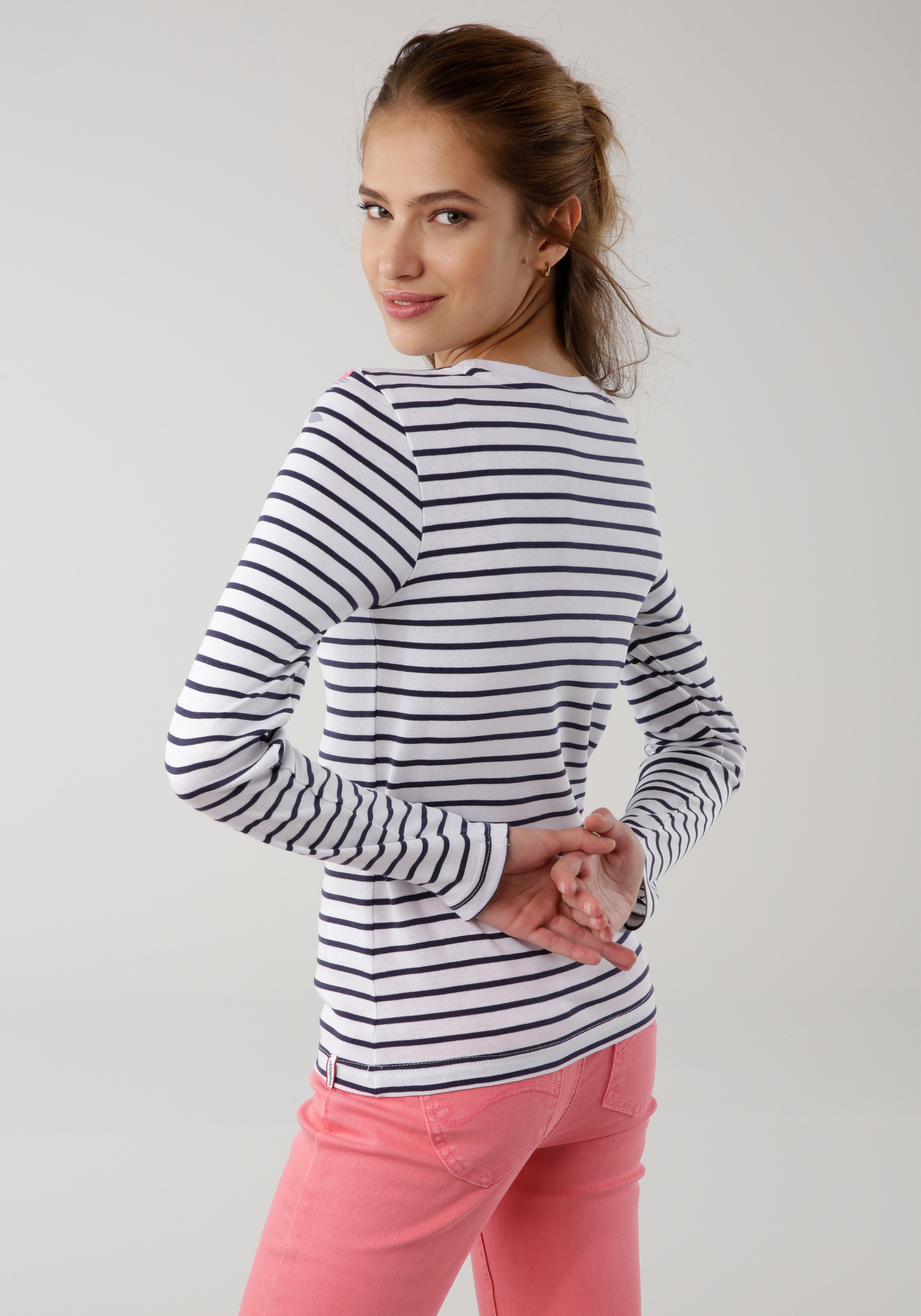 KangaROOS Langarmshirt, Langarm, sehr figurbetonte Passform