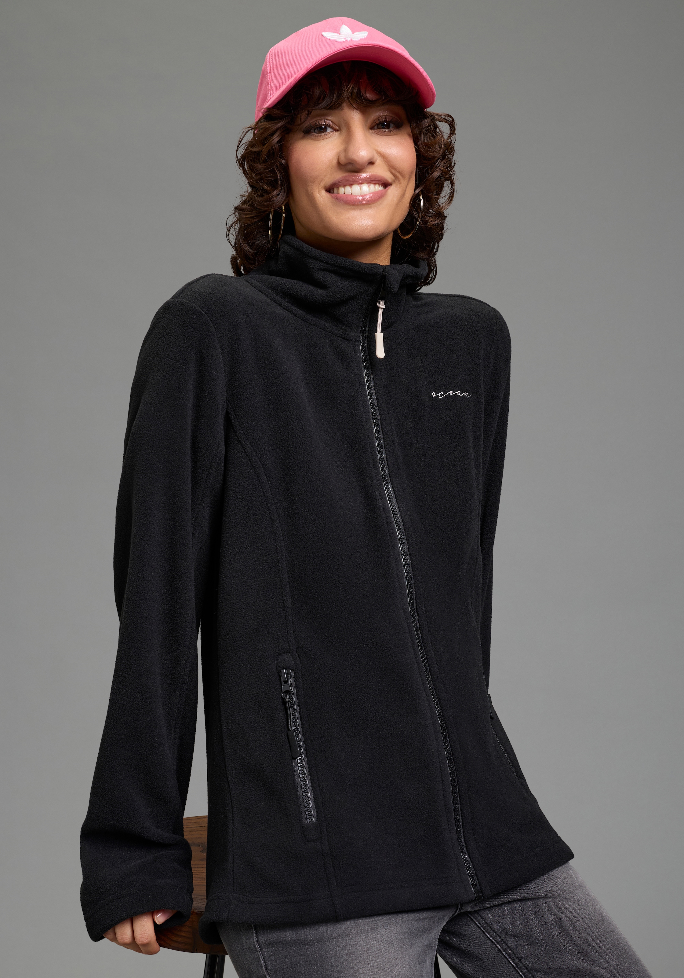 Ocean Sportswear Fleecejacke aus weichem Fleece-Material, unifarben, mit Logostickerei