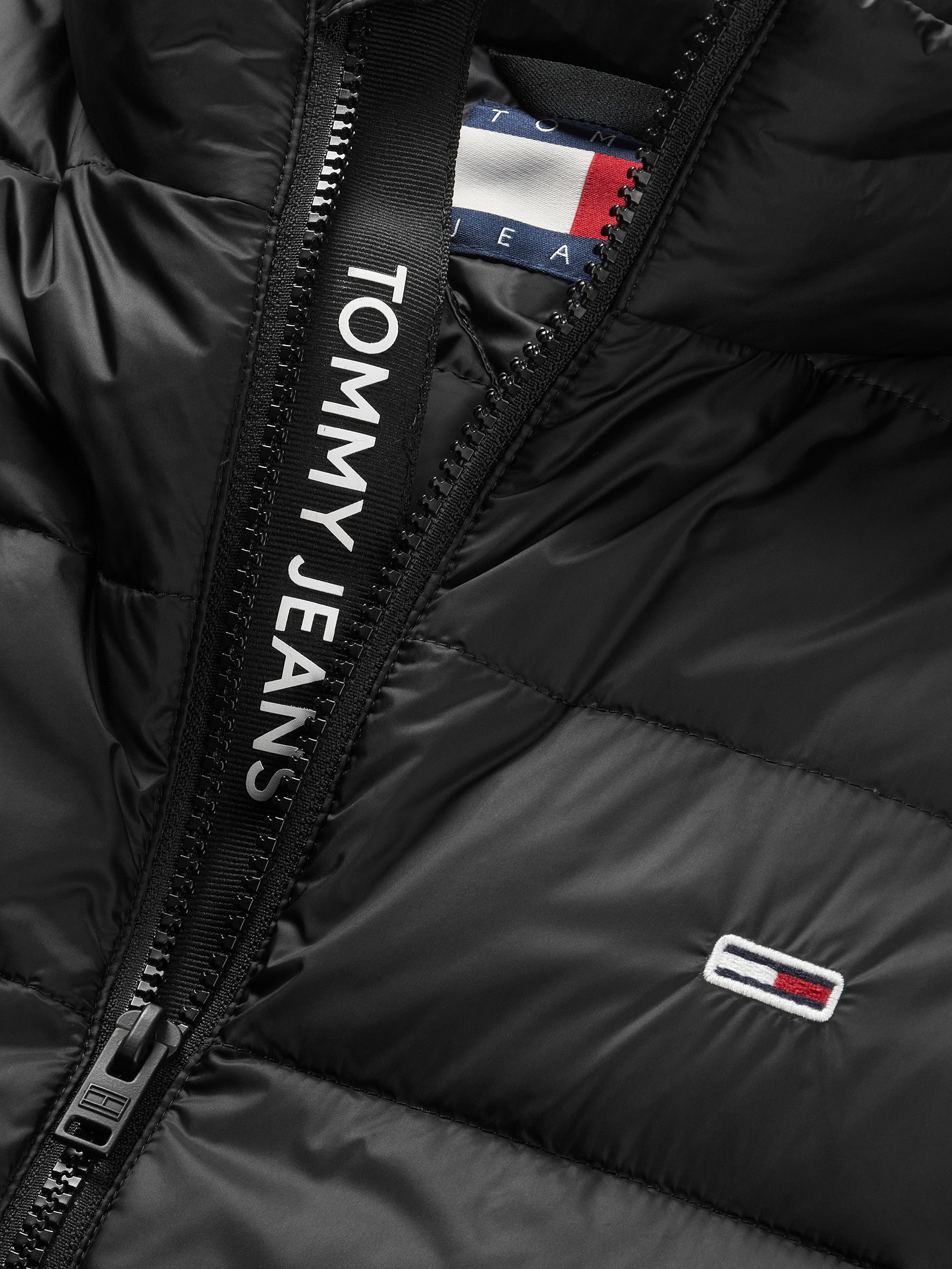 Tommy Jeans Plus Steppweste »TJM LT DOWN VEST EXT«, in Großen Größen, Logostickerei, Eingriffstaschen