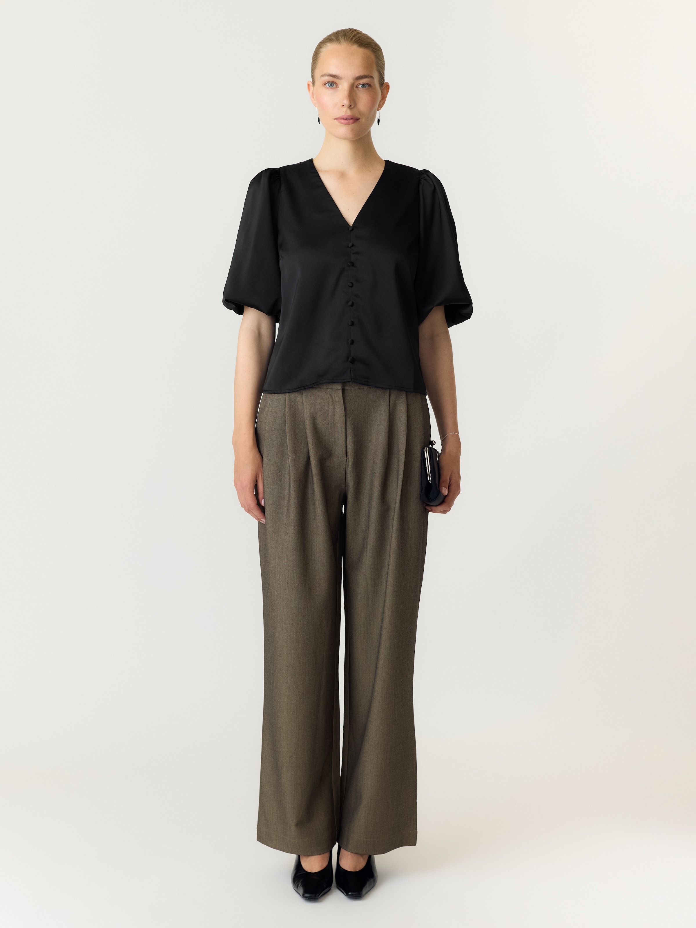 Y.A.S Kurzarmbluse »YASPELLA 2/4 V-NECK TOP S. NOOS« Materialmix, regular fit