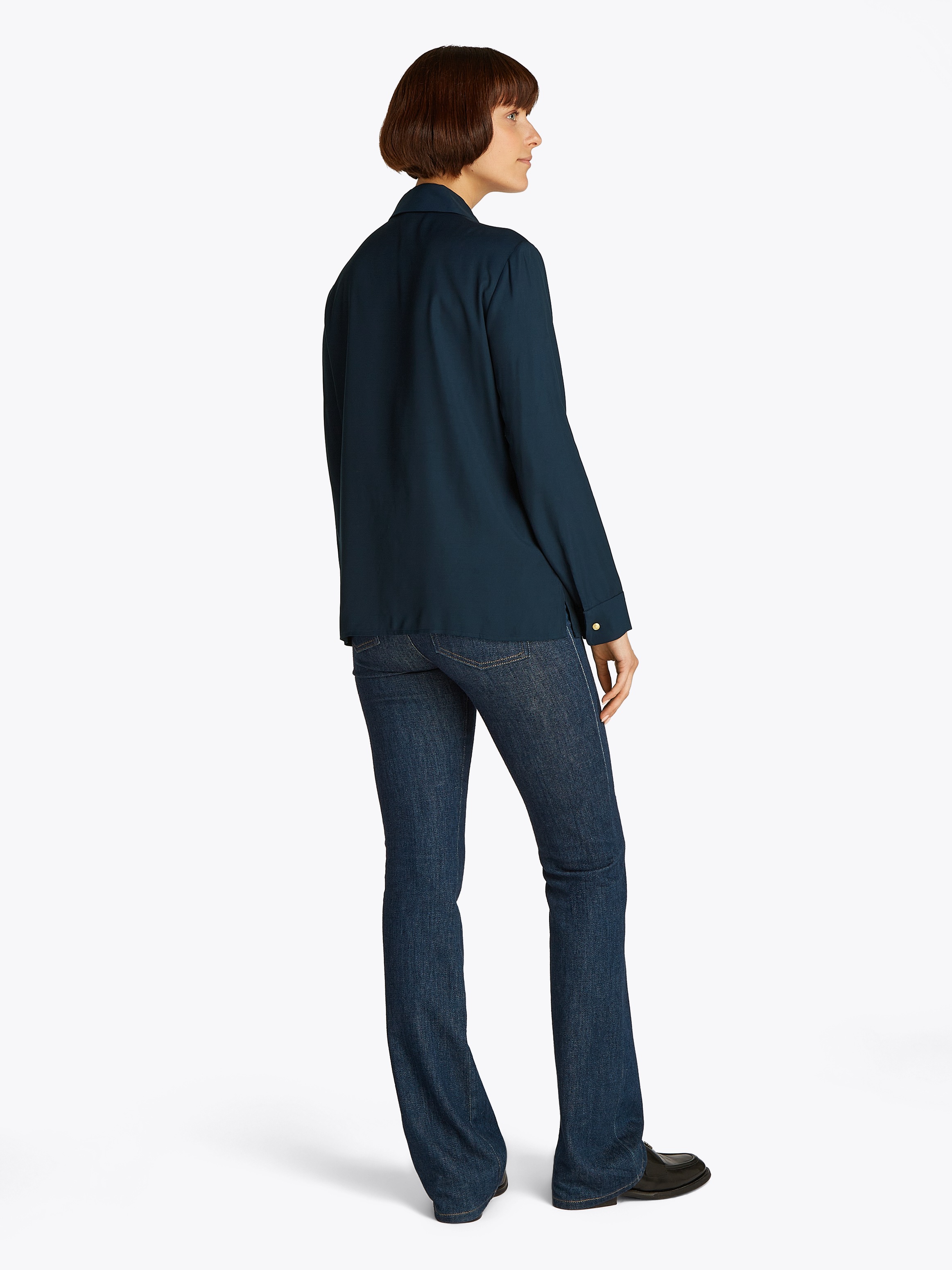 Tommy Hilfiger Hemdbluse »SOFT VISCOSE REGULAR LS SHIRT«, in Unifarbe, mit Metalllabel