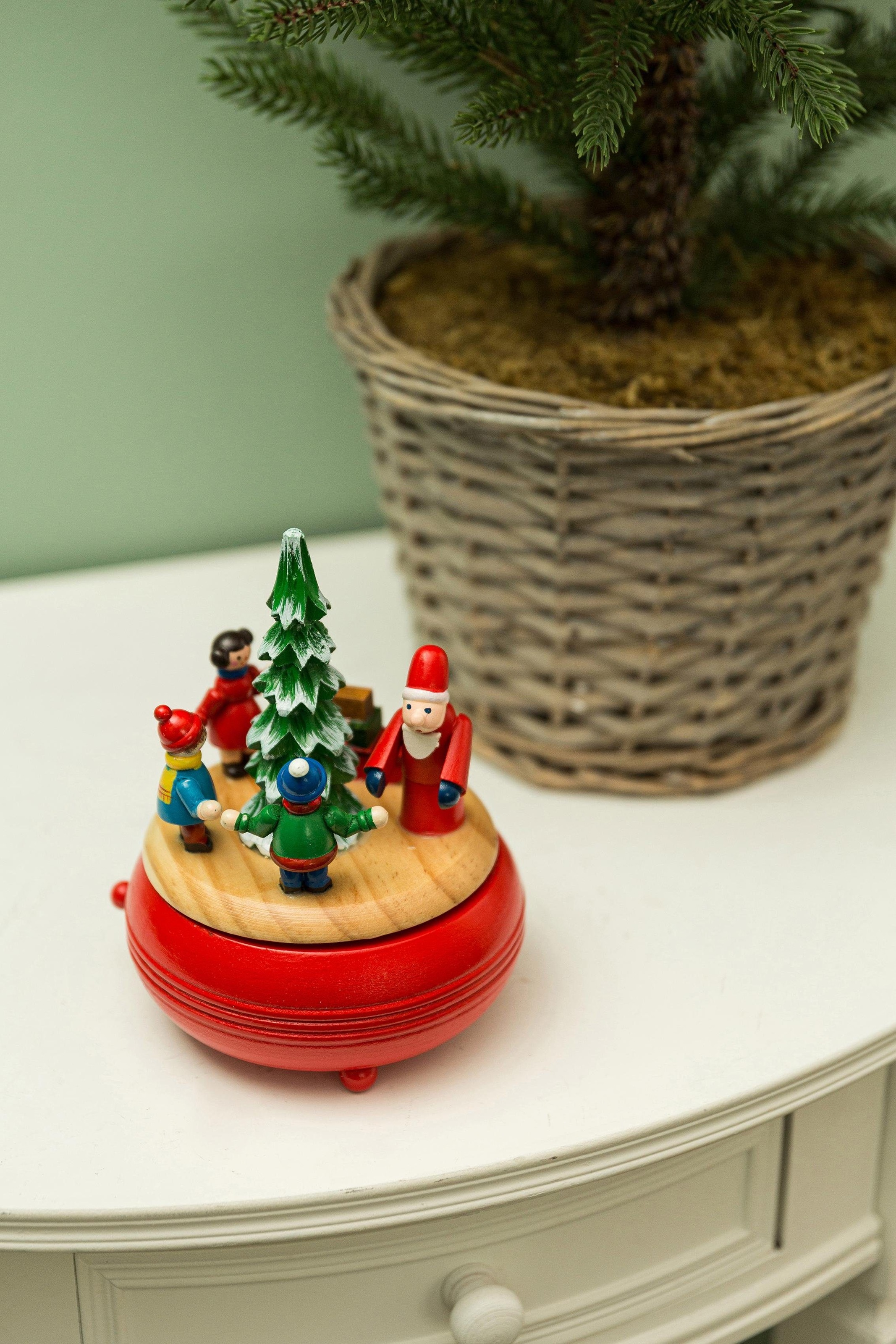 Myflair Möbel & Accessoires Weihnachtsfigur »Weihnachtsdeko«, Spieluhr mit Weihnachtsszene