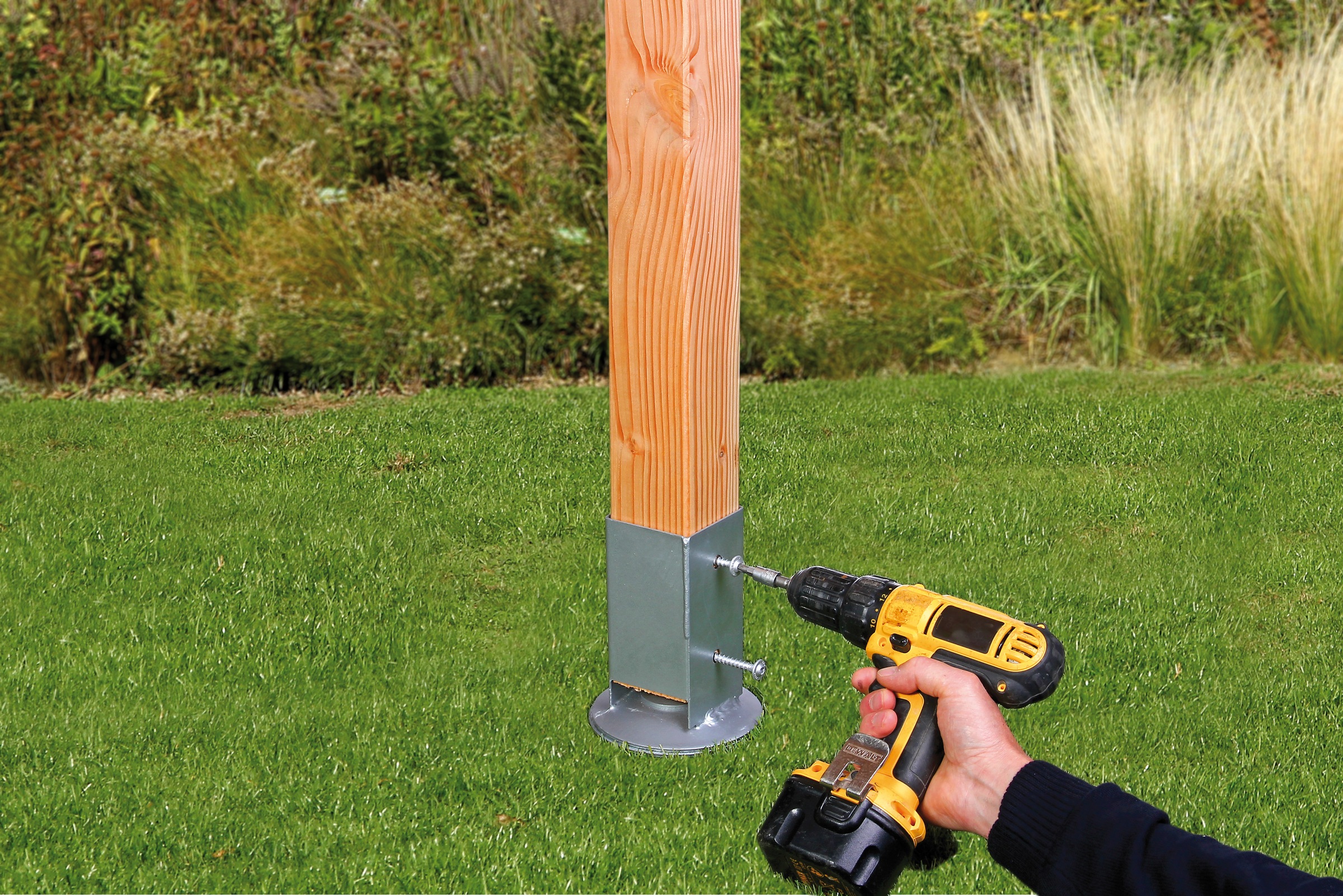 Alberts Einschlag-Bodenhülse »71x71 mm«, für Vierkantholzpfosten, mit verstellbarem Topf, Gesamtlänge 750 mm
