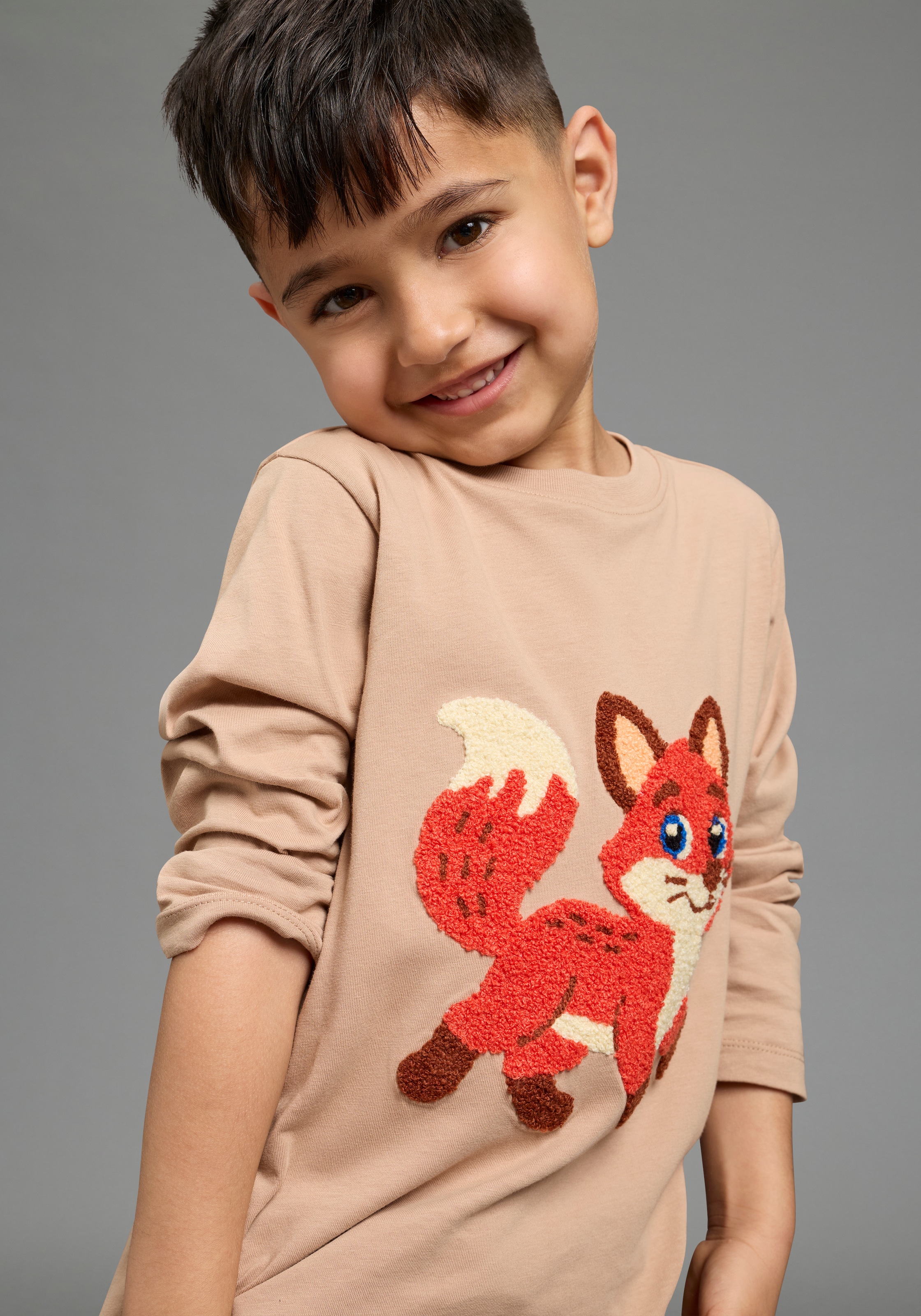 KIDSWORLD Langarmshirt »Shirt mit großer Fuchs Frottee-Applikation« hüftlange Basic-Passform, Langarm-Design, mit Stickerei
