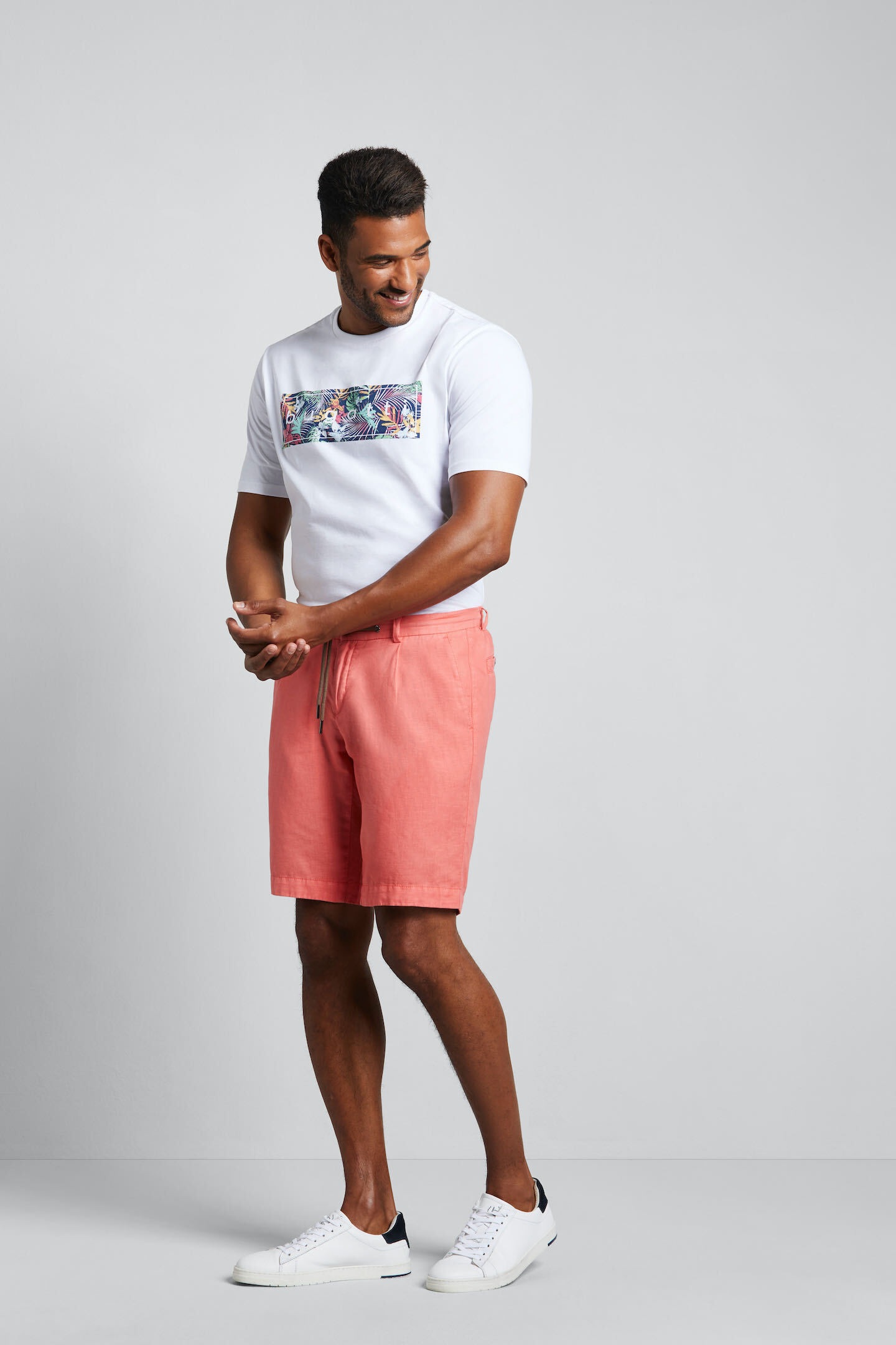 4. Bild von bugatti Bermudas, in sportlicher Optik
