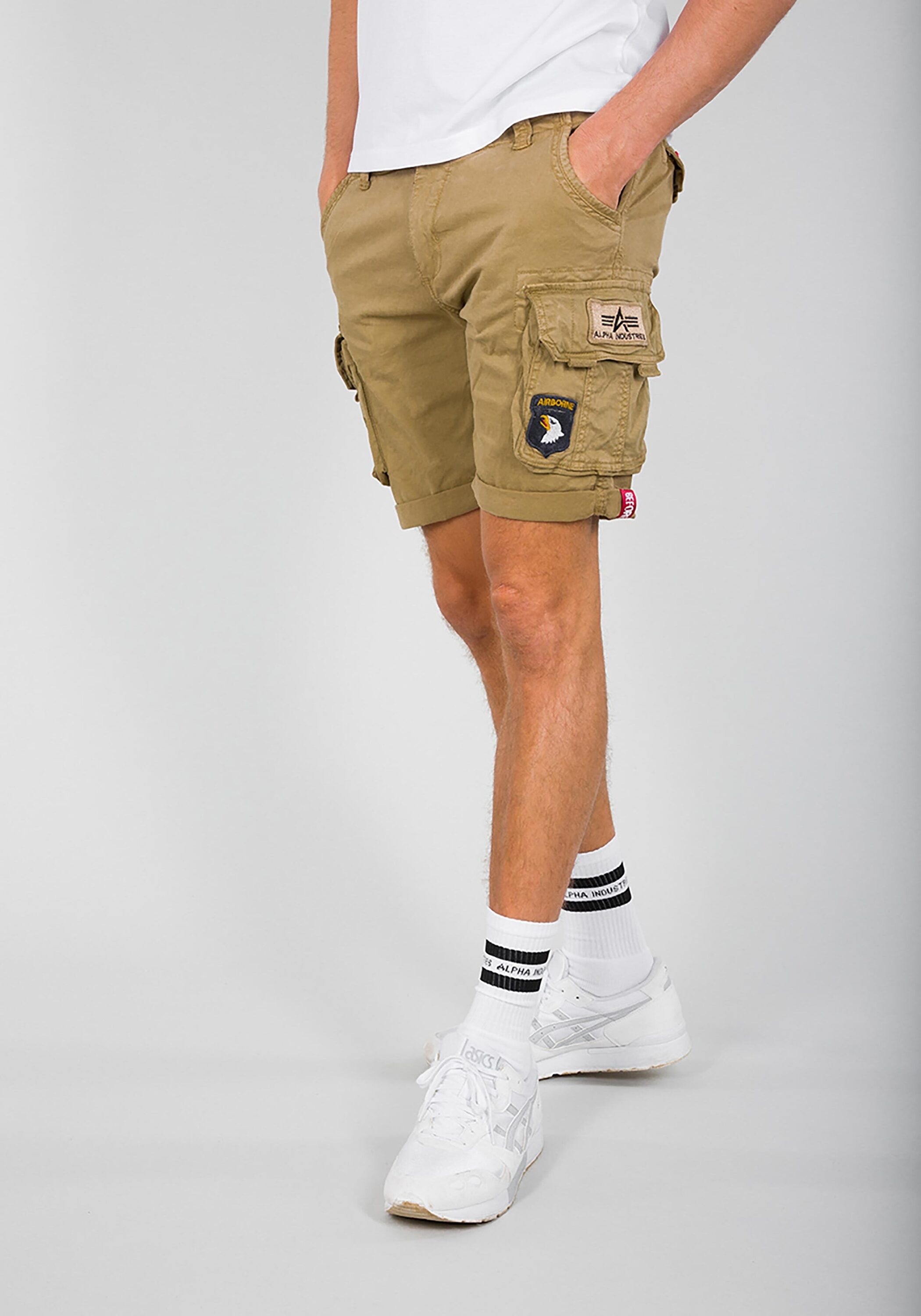 Bild von Alpha Industries Shorts »Alpha Industries Men - Pants & Shorts Crew Short Patch«