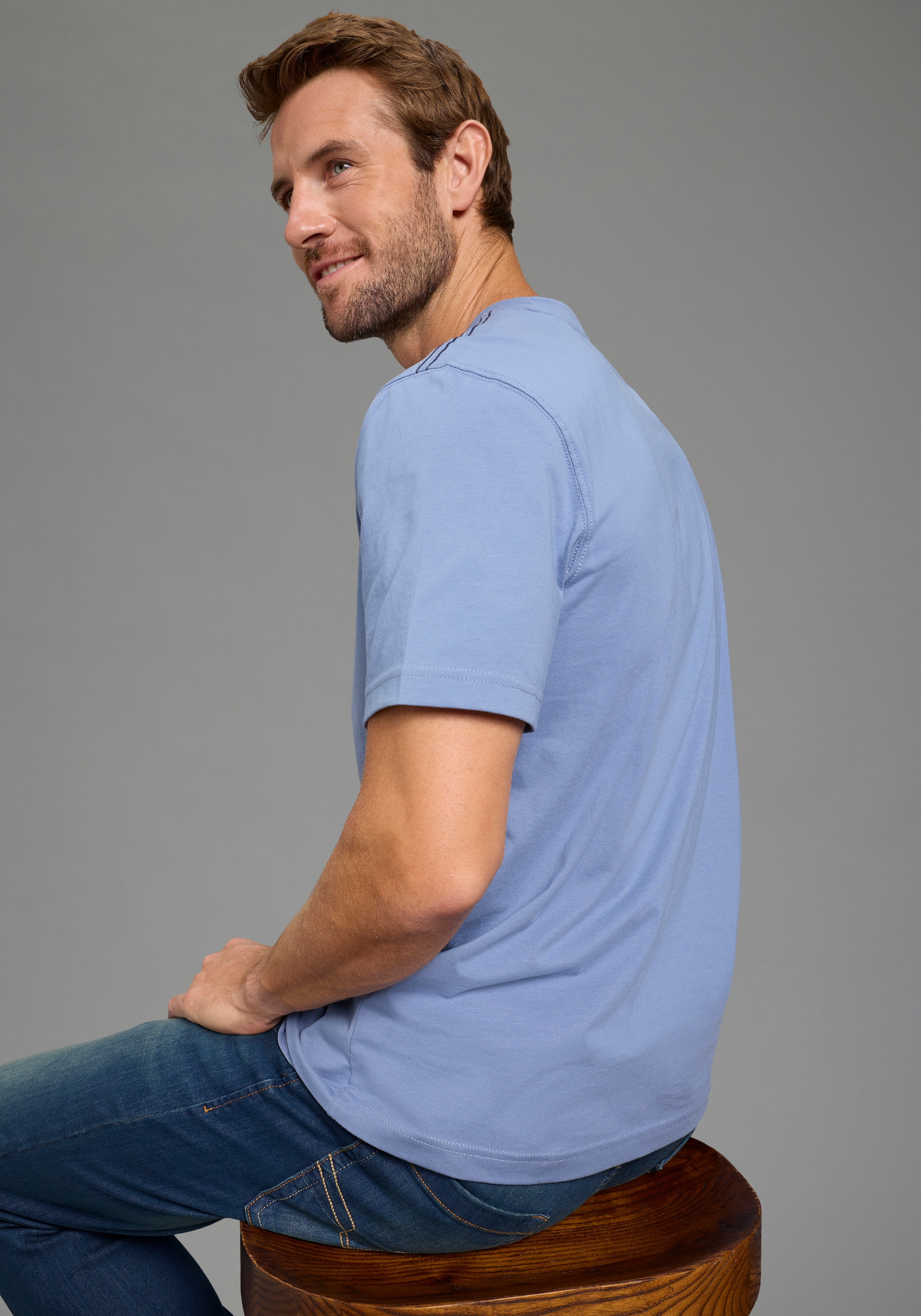 Man's World Rundhalsshirt »Neue Kollektion!« casual Stil, Kurzarm, normale Passform, bedruckt