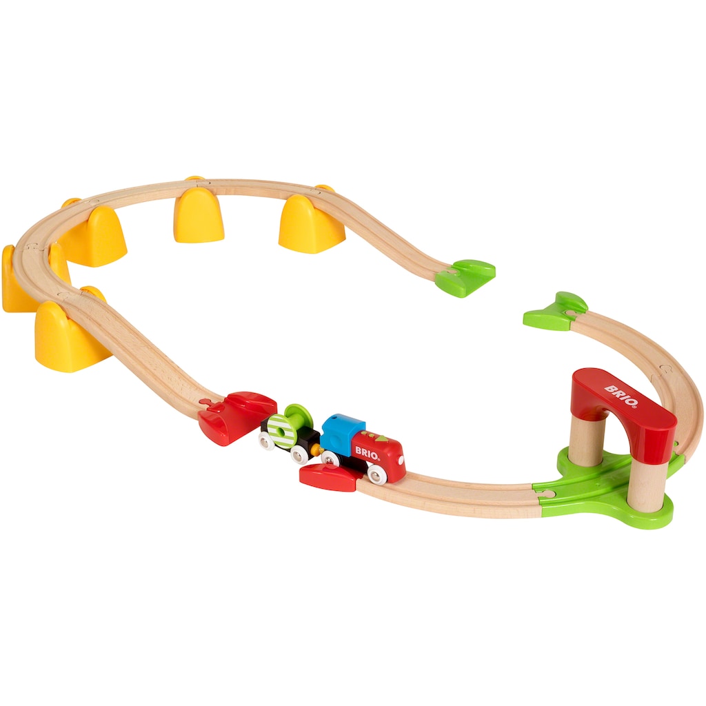 BRIO® Spielzeug-Eisenbahn »BRIO® WORLD, Mein erstes BRIO® Bahn Set mit Batterielok«, (Set)
