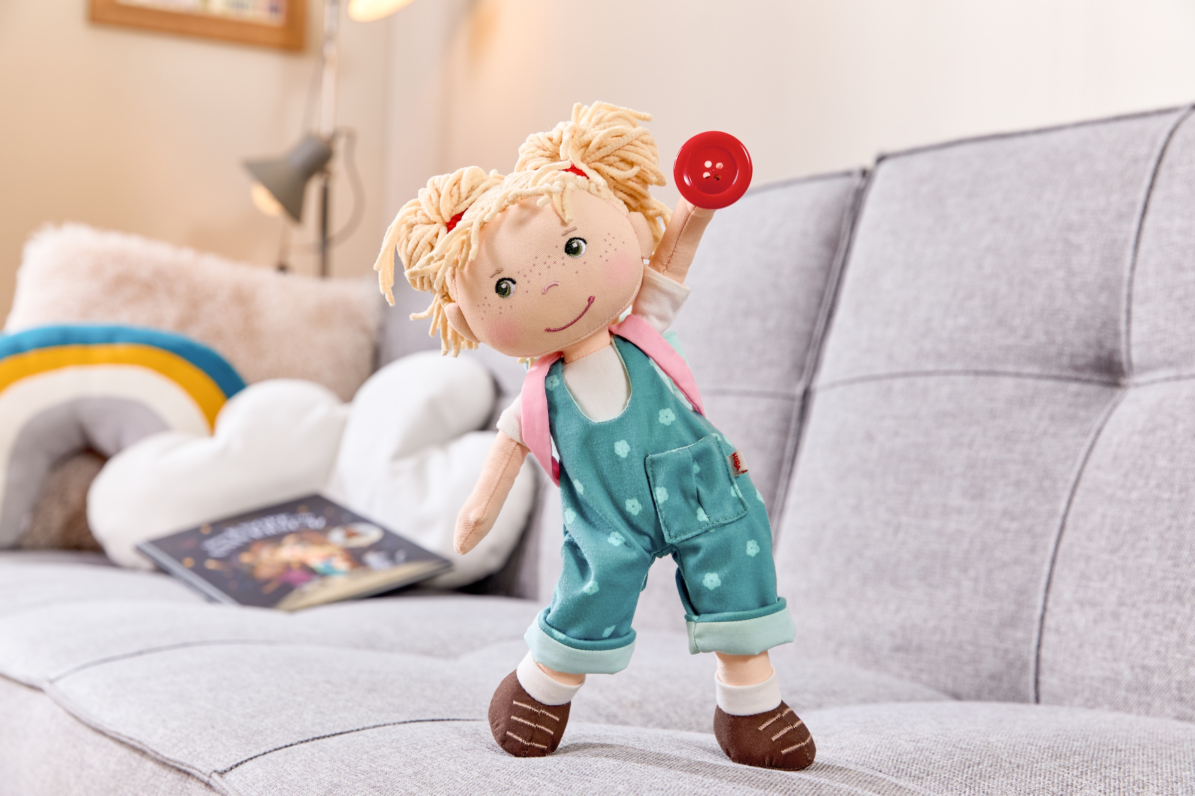 Haba Stoffpuppe »Tilli« inspiriert vom Kinderbuch "Mein Knopf, ein Universum" von Carmen Kroll