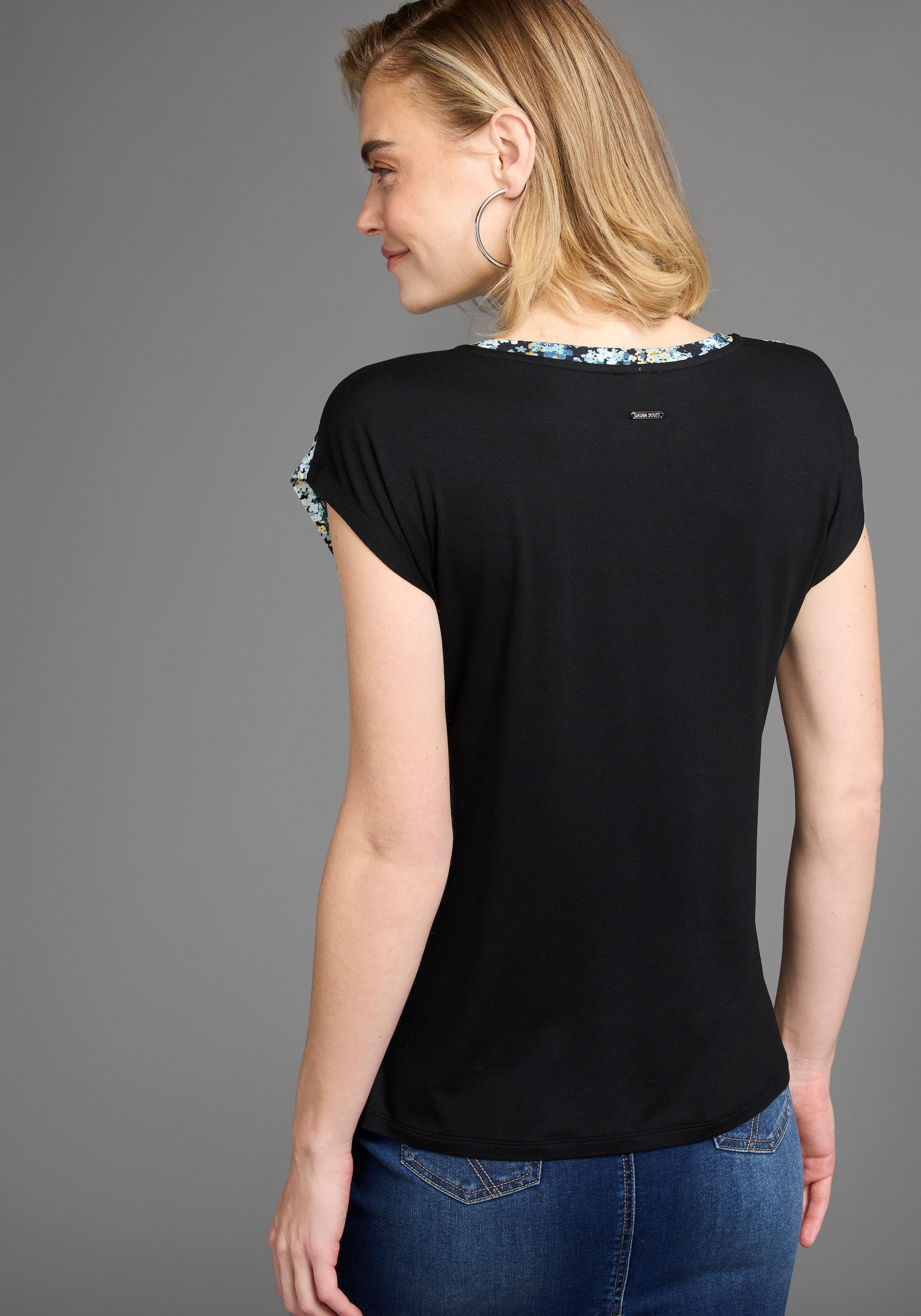 Laura Scott T-Shirt, mit filigranem Blumen-Druck