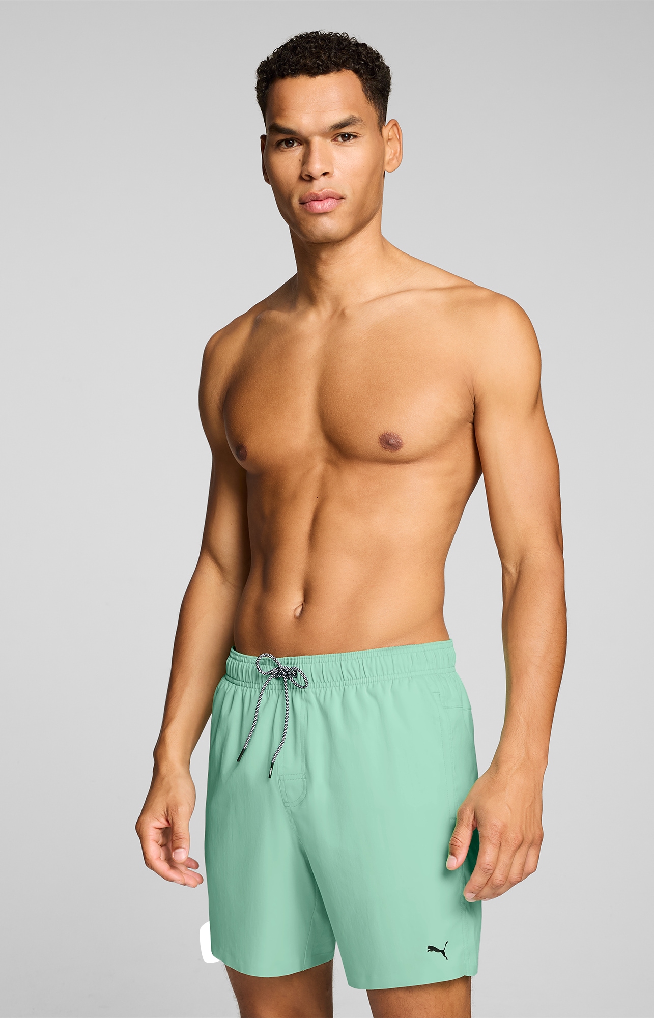 PUMA Badeshorts »PUMA SWIM MEN MID SHORTS 1P« High-Tech Reißverschluss an der Gesäßtasche, Seitentaschen