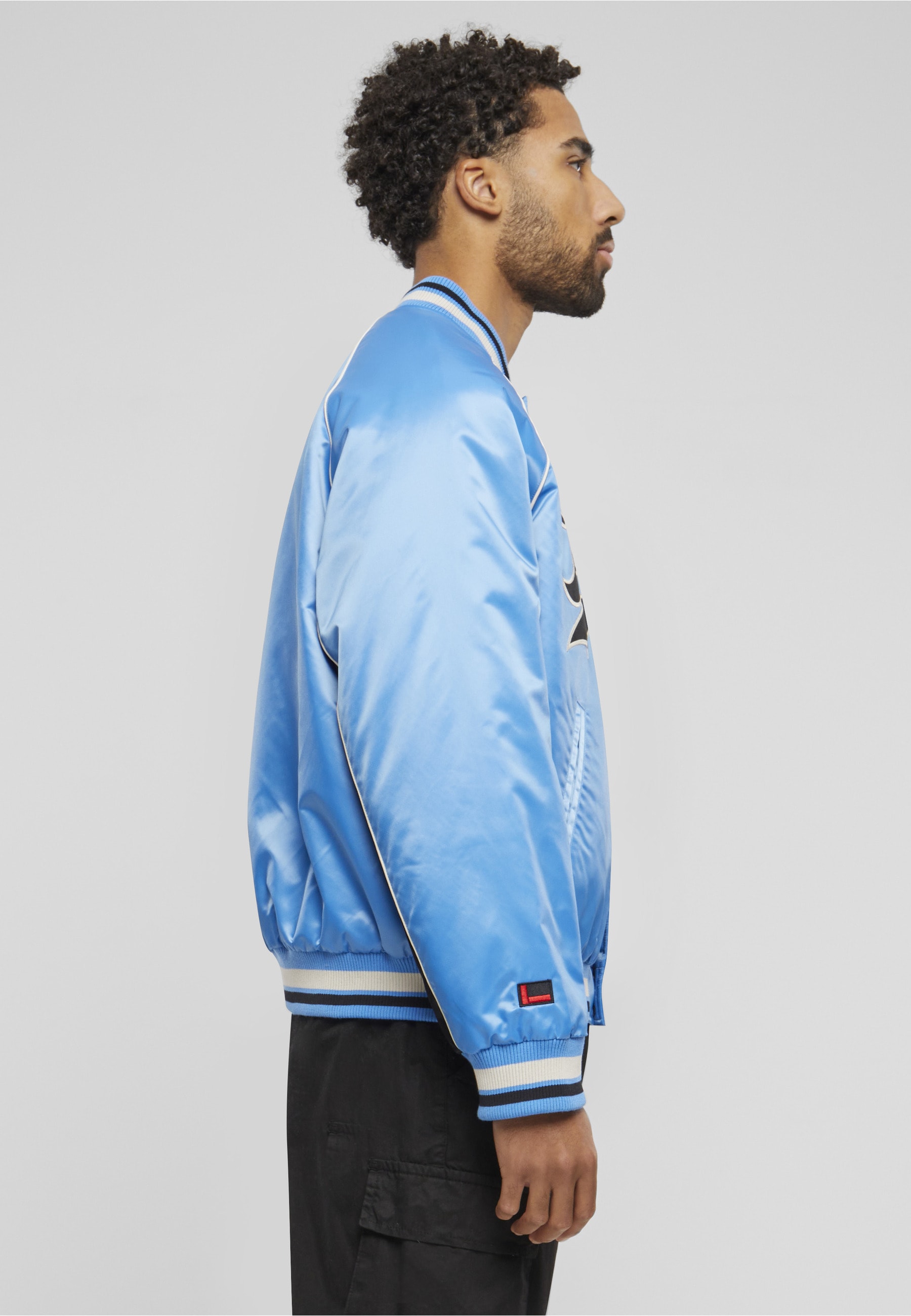 Fubu Bomberjacke »Fubu Herren FM241-012-1 Fubu Varsity Satin Raglan Bomber Jacket« 1 Stk. tlg. ohne Kapuze