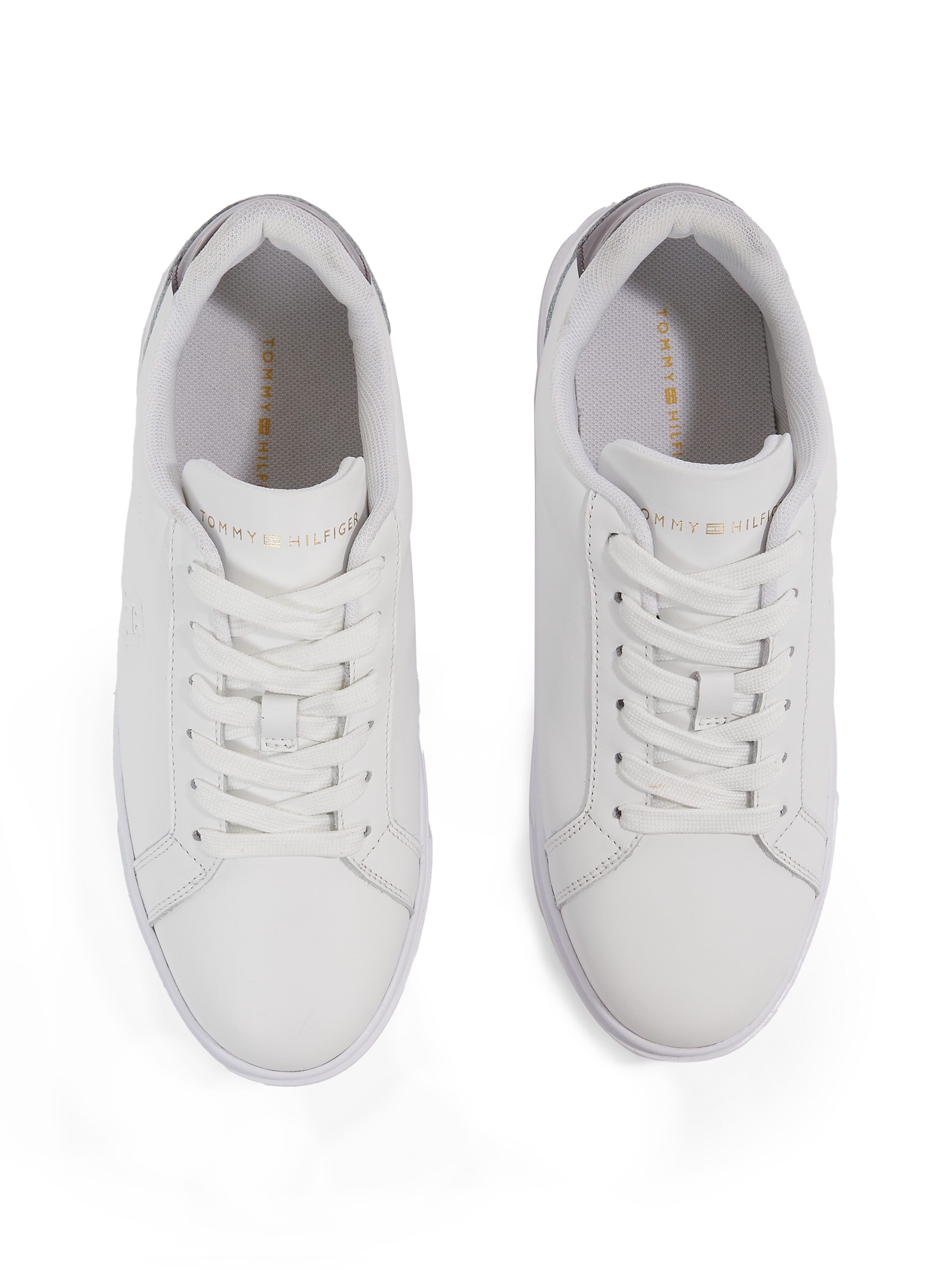 Tommy Hilfiger Plateausneaker »TH PLATFORM COURT SNEAKER«, Freizeitschuh, Halbschuh, Schnürschuh, Kontrastbesatz an der Ferse