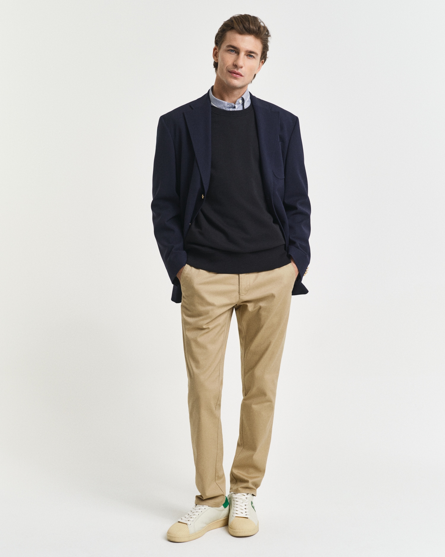 Gant Sweatshirt »REG SHIELD C-NECK SWEAT« mit Logostickerei auf der Brust