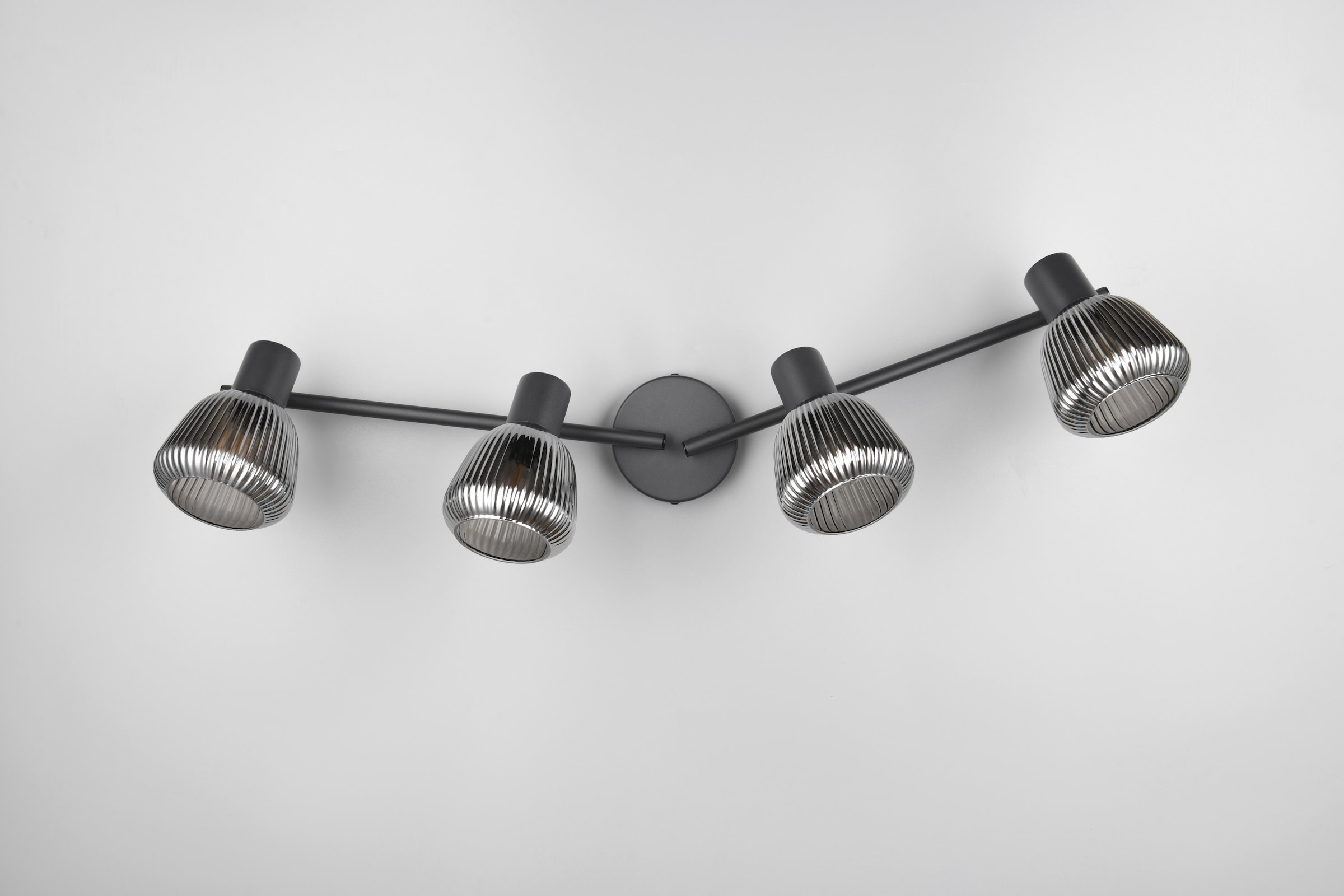 TRIO Leuchten Deckenstrahler »TARIFA, 4-flammiger Deckenspot mit Glasschirm, exkl 4xE14 max 10W«, 4 flammig, Leuchtmittel E14 | Leuchtmittel wechselbar, Glasschirm in Riffeloptik leicht verspiegelt, verstellbare Spots