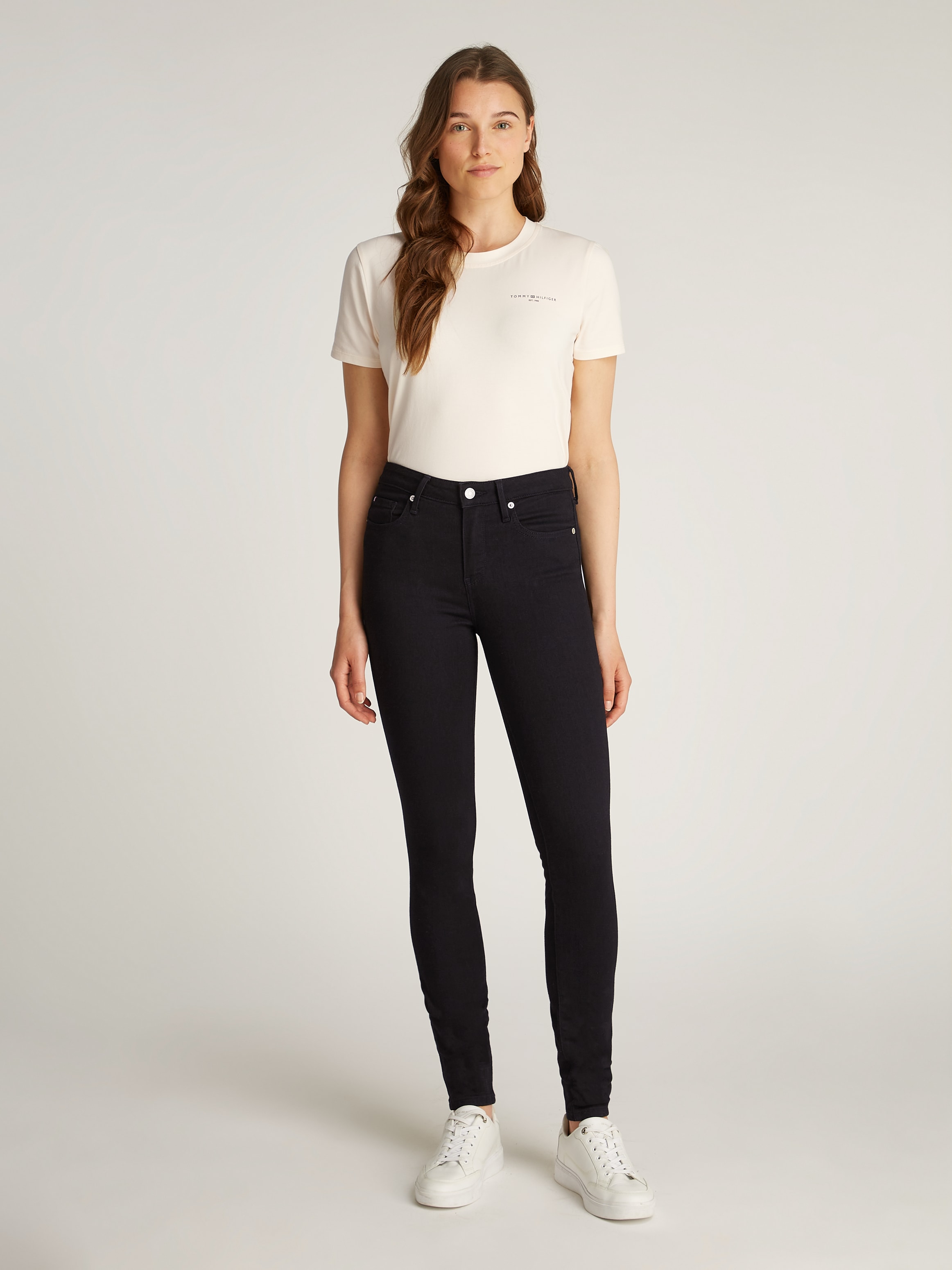 Tommy Hilfiger Skinny-fit-Jeans »COMO Skinny RW ACE mit Logo-Badge und knöchellangem Schnitt«, casual, skinny fit, Denim, normaler Bundabschluss