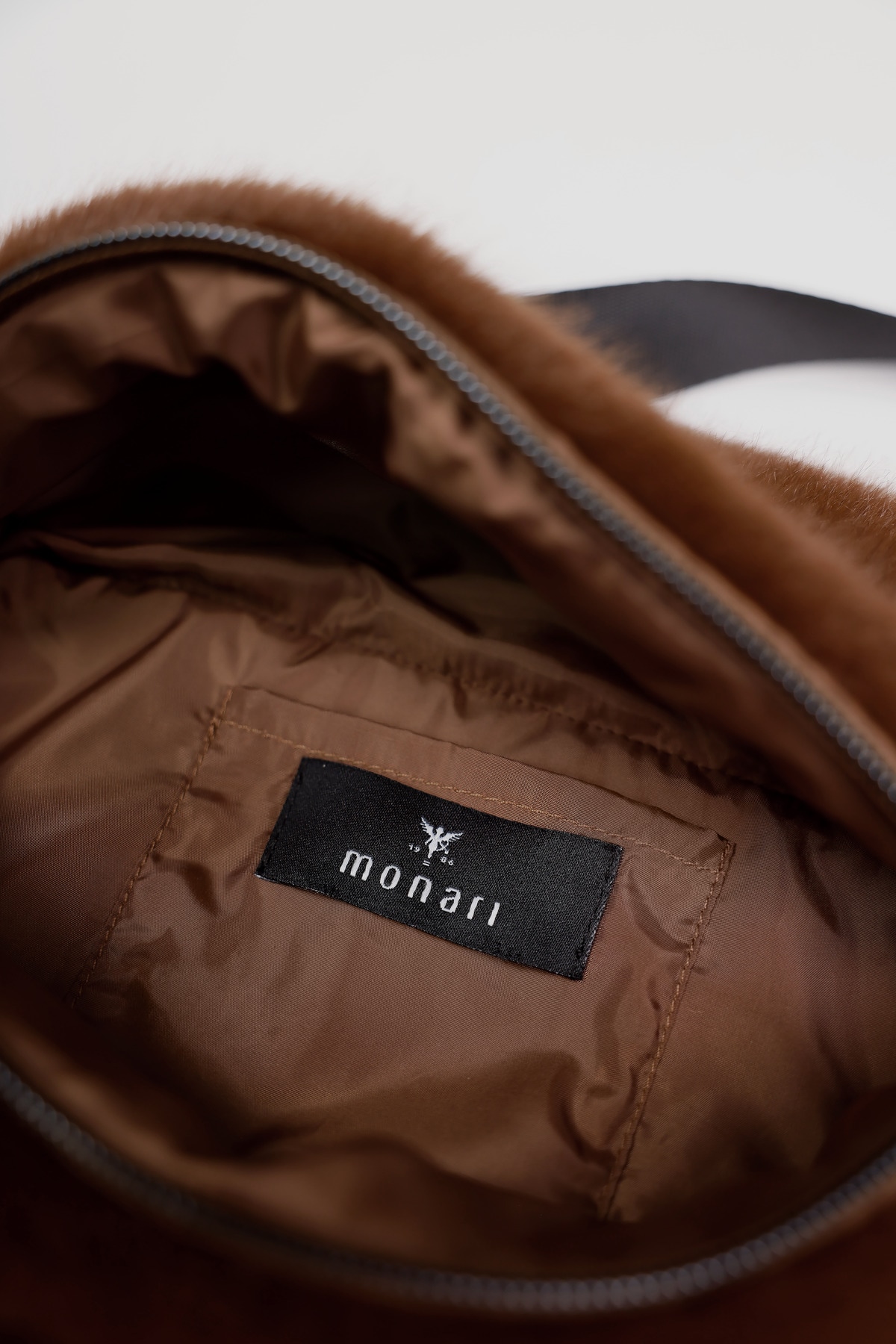 Monari Gürteltasche Mit größenverstellbarem Gurt