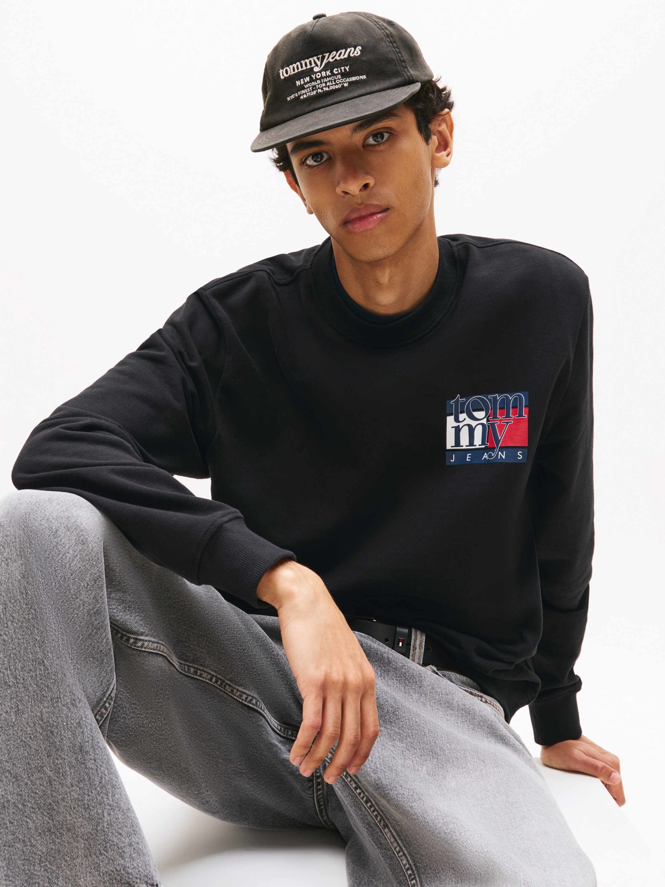 Tommy Jeans Sweatshirt »TJM RWB FLAG« Rundhals, regular fit, Print, Rippbündchen