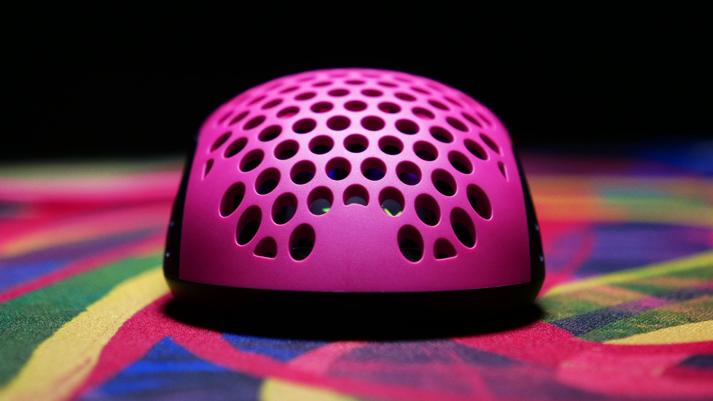 Cherry Xtrfy Gaming-Maus »M42 RGB«, kabelgebunden, ultraleichte Gaming-Maus