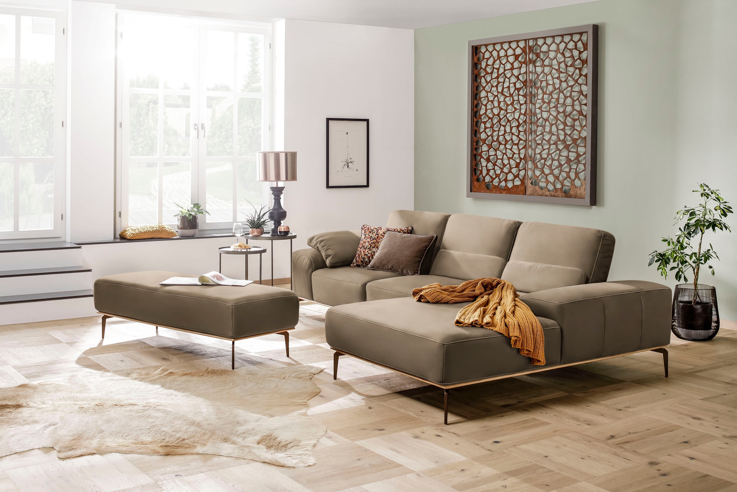 W.SCHILLIG Ecksofa »run, Designsofa mit tollem Sitzkomfort, L-Form«, mit Holzsockel, Füße in Bronze pulverbeschichtet, Breite 299 cm