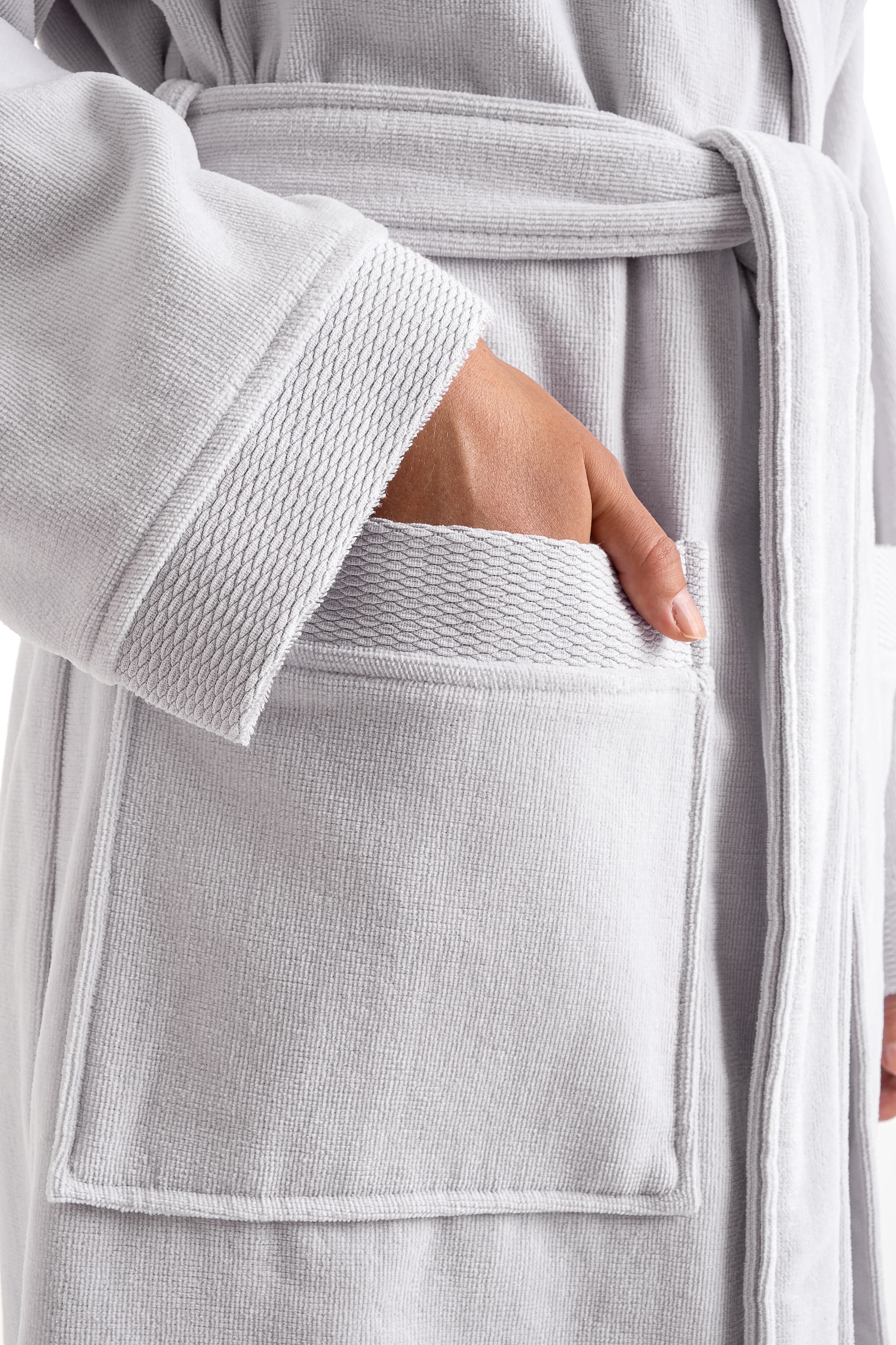 OTTO home Unisex-Bademantel »Fenya, 330 g/m², Premium, Hotelbademantel, Morgenmantel,  Sauna & Spa« 1 Stk. Reißverschlusstaschen, weich mit GRATIS-Zugabe: 1x Duschtuch 70x140 cm