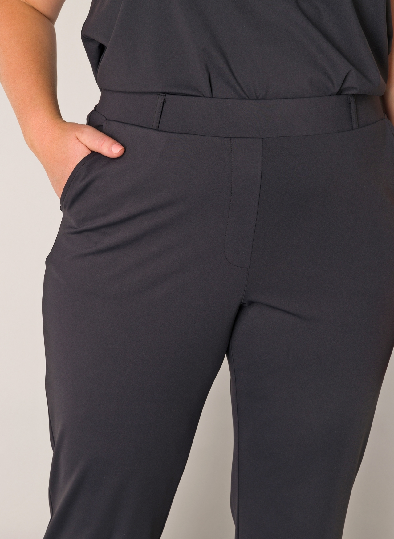 Base Level Curvy Stoffhose »Lori«, Sommerhose mit Stetch und leichtem Schlag