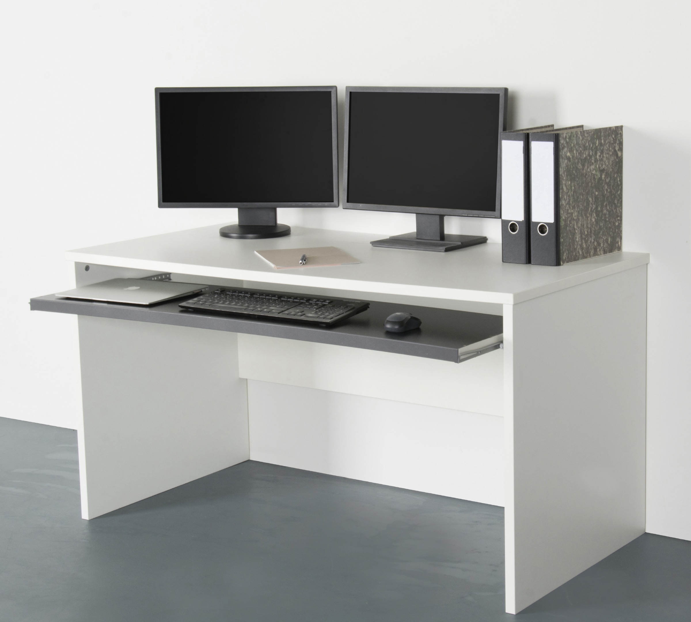 VOGL Möbelfabrik Schreibtisch »Barrie«, 2-farbiger Tablarauszug, Breite 160 cm, Made in Germany