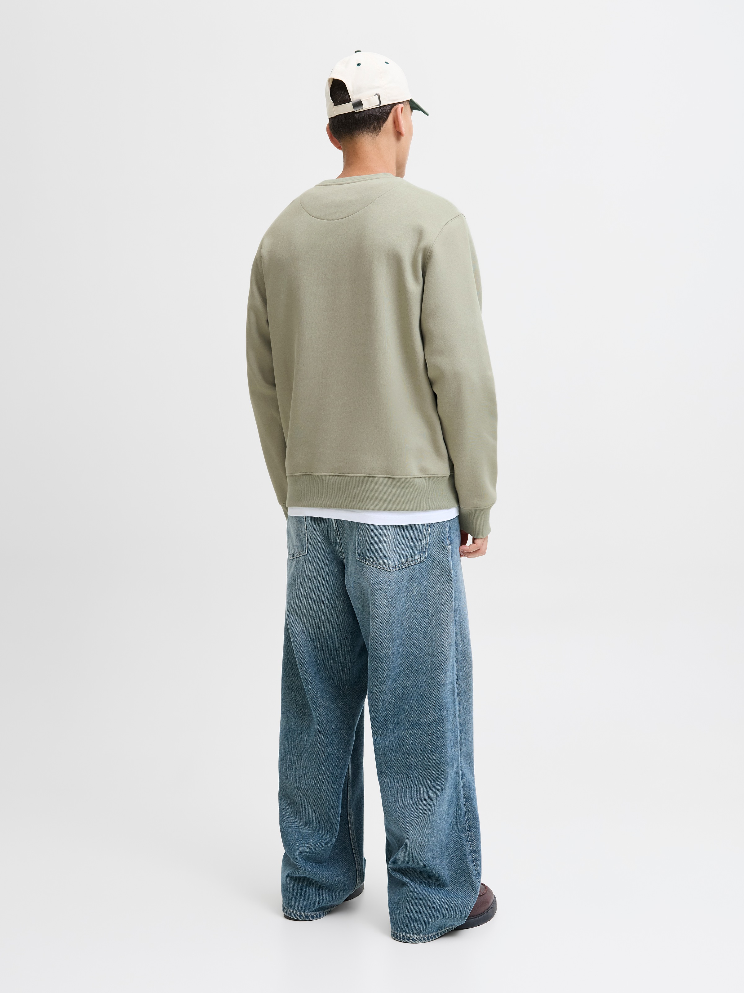 Jack & Jones Sweatshirt »JJESTAR BASIC SWEAT CREW NECK NOOS«, mit Rundhalsausschnitt
