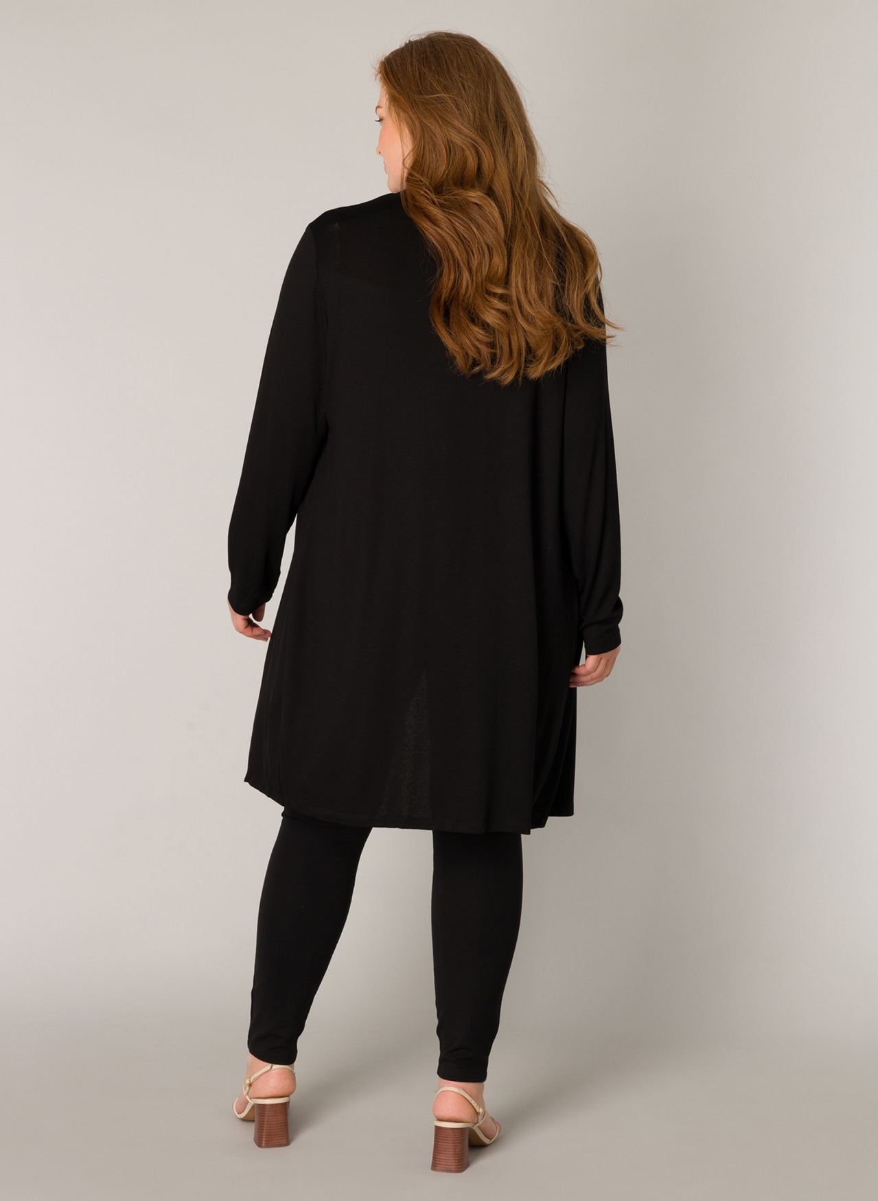 Base Level Curvy Longstrickjacke »Ayla Long«, Figurumspielende, weiche Strickqualität