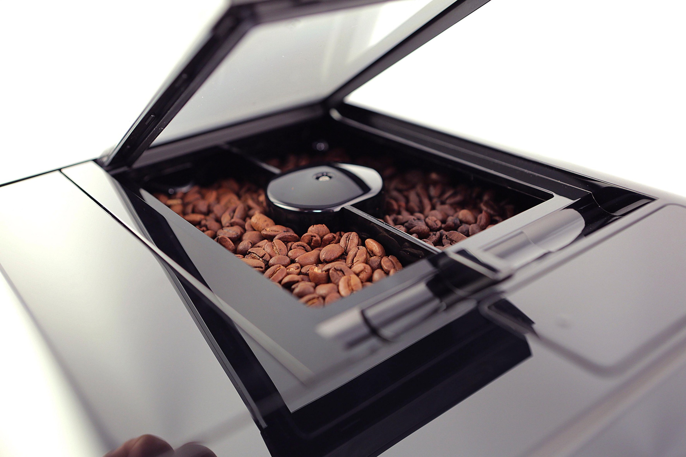 Melitta Kaffeevollautomat »Barista T Smart® F 83/0-102, schwarz«, 4 Benutzerprofile& 18 Kaffeerezepte, nach italienischem Originalrezept