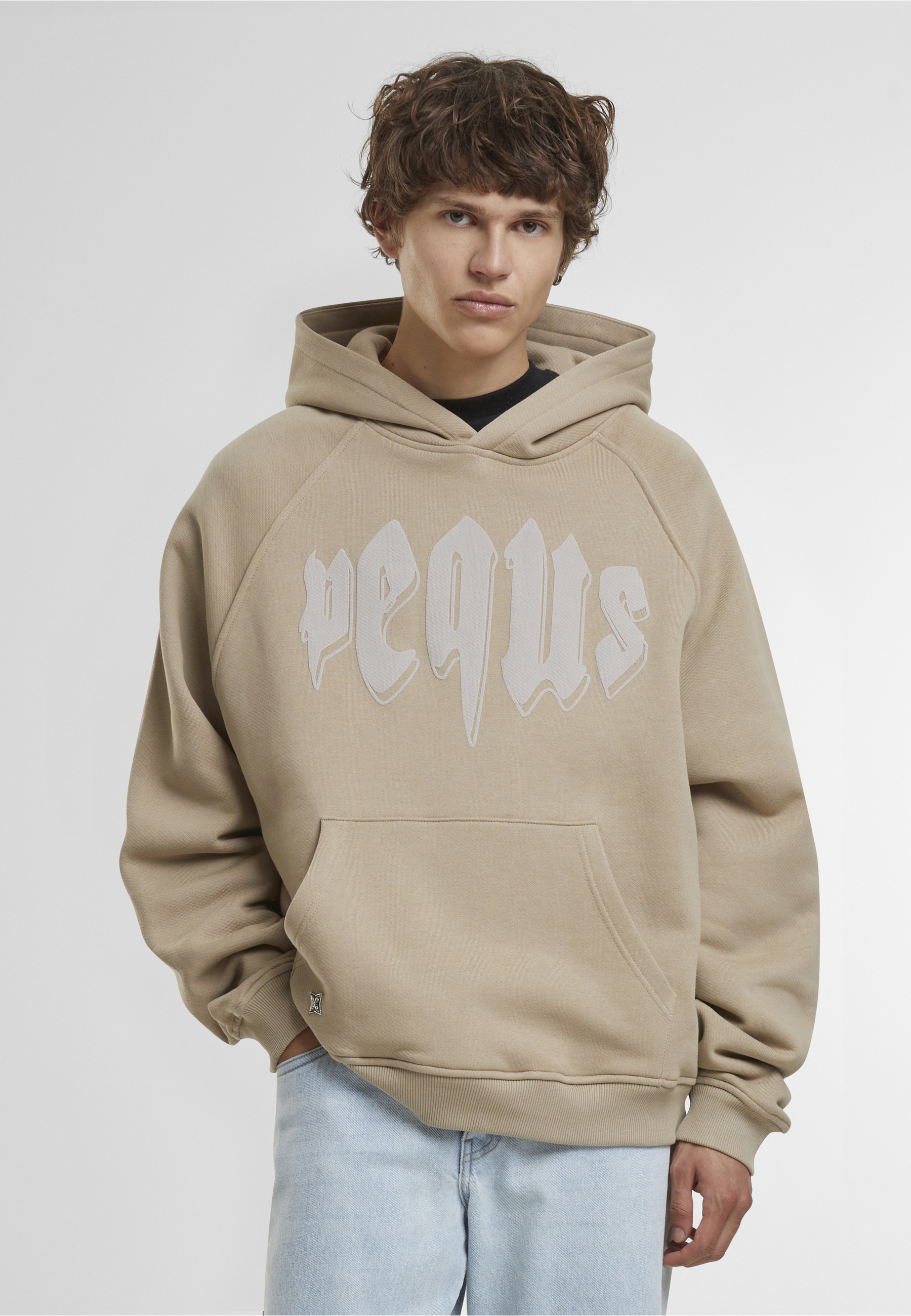 PEQUS Kapuzensweatshirt »PEQUS PEQUS Outlined Mythic Logo Hoodie«

