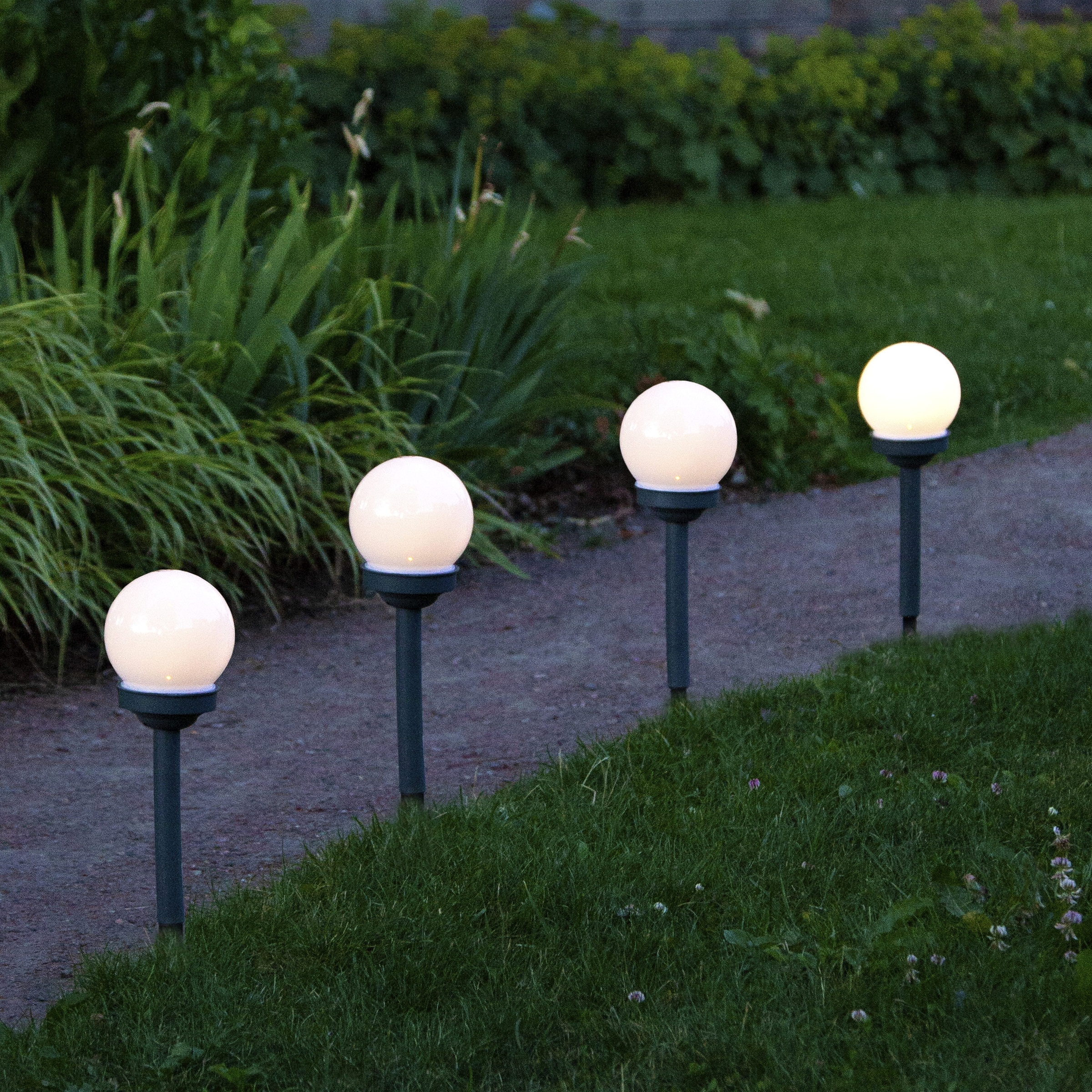 Parforce Traditional Hunting LED Solarleuchte »Solar-Wegleuchte Globus« LED-Board 4 Stk. Warmweiß 4er-Set, Kugelleuchten mit 10cm Ø, Dämmerungssensor