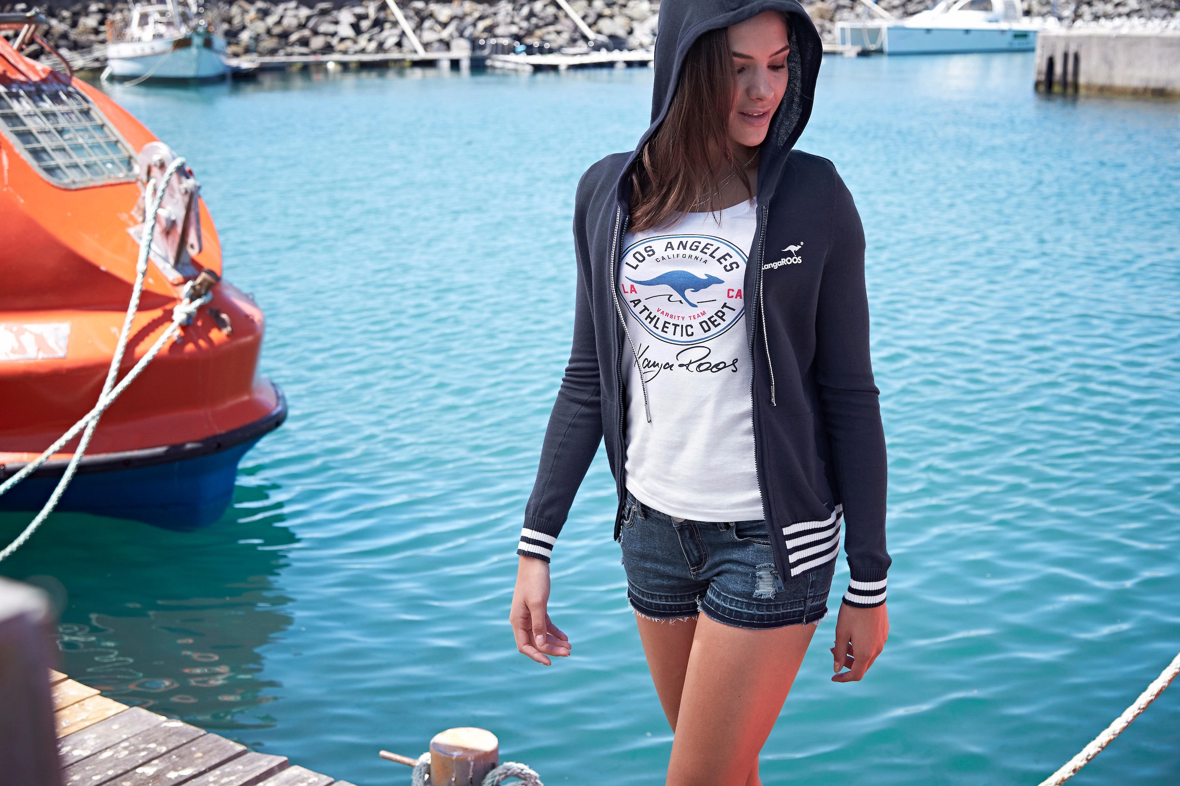 KangaROOS T-Shirt Kurzarm,  sehr figurbetont,  im Vintage-Design,  Rundhalsausschnitt