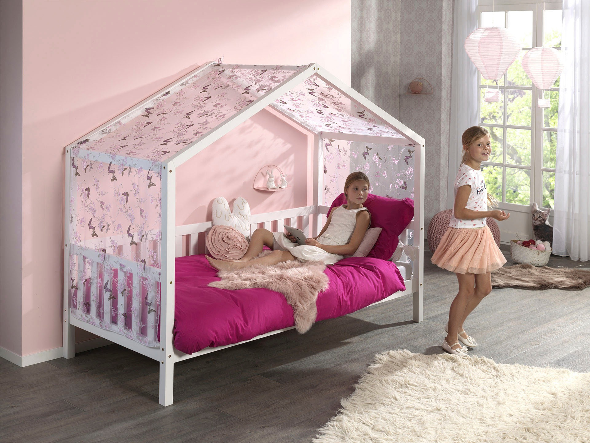Vipack Hausbett »Dallas, mit Dachaufbau, Kiefer massiv, stabil gebaut«, (B/H/T ca. 210x170x97cm, mit Sprossenumrandung), wahlweise mit oder ohne Bettschublade und Textilhimmel