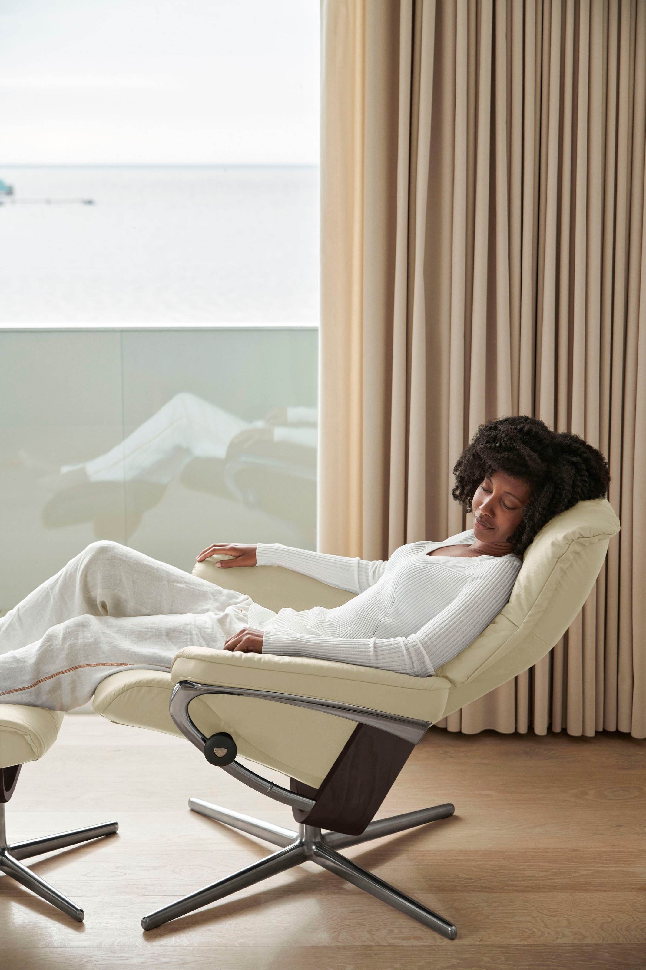 Stressless® Relaxsessel »Mayfair«, (Set, Relaxsessel mit Hocker), mit Hocker, mit Cross Base, Größe S, M & L, Holzakzent Wenge