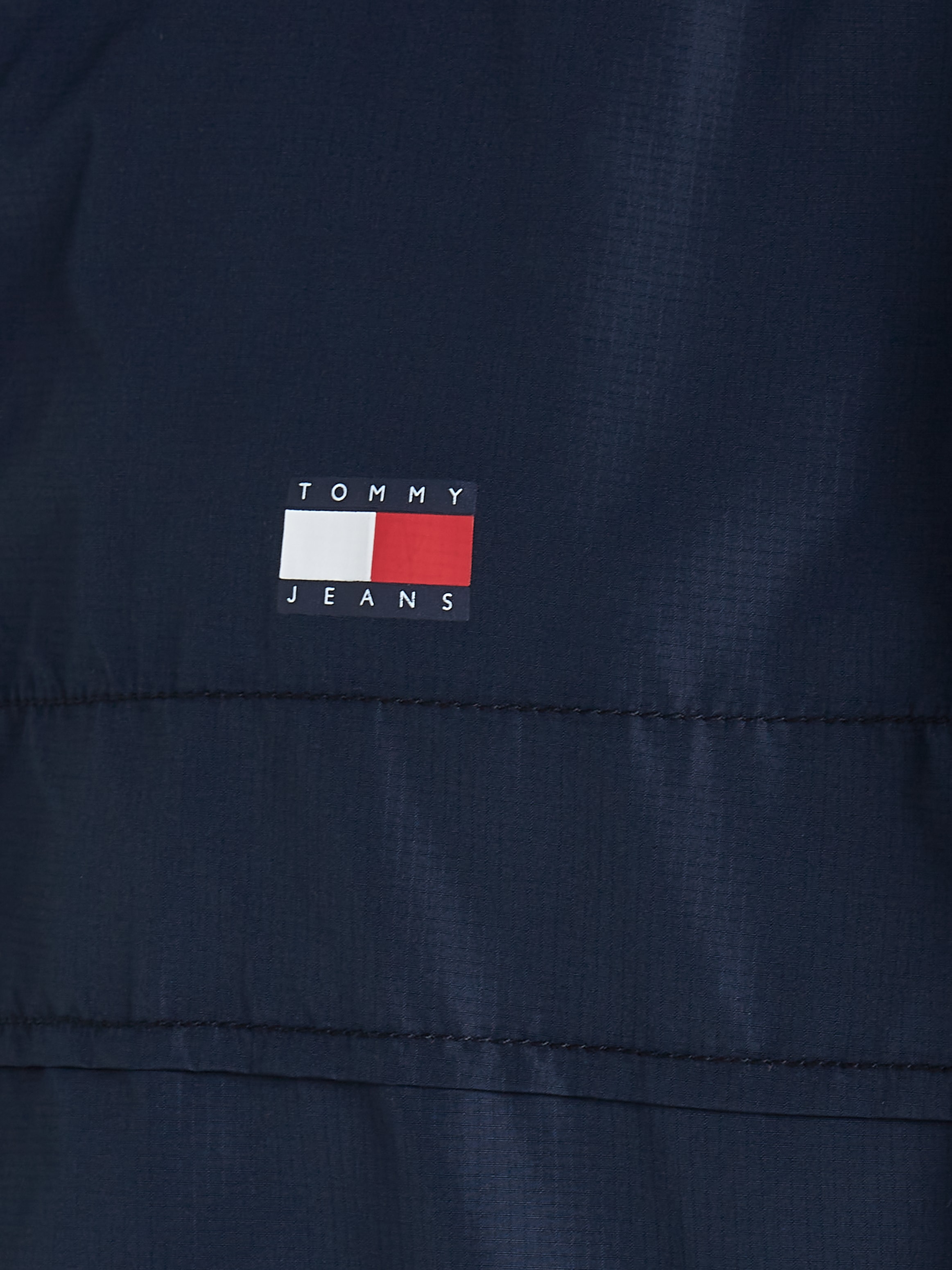 Tommy Jeans Outdoorjacke »TJM LW CHICAGO JACKET«, mit Kapuze, mit Logoprägung