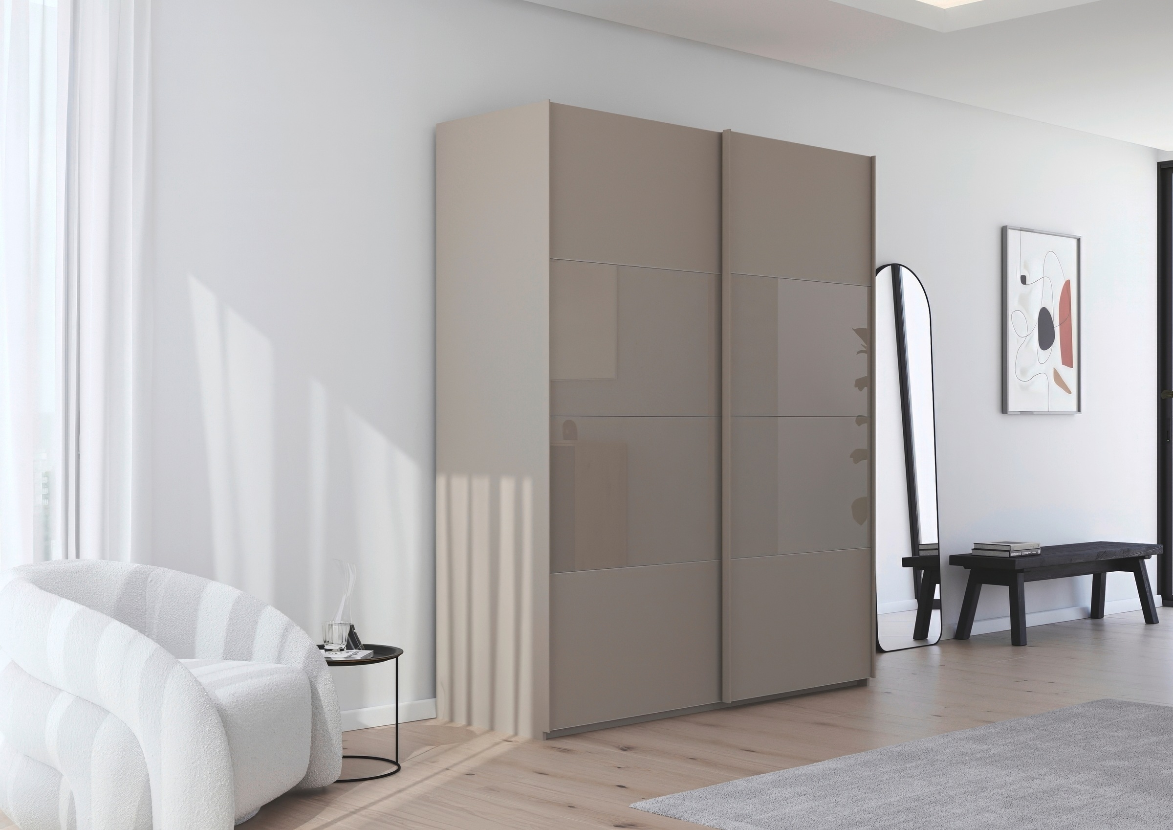 rauch Schwebetürenschrank »Kleiderschrank Schrank Garderobe Schlafzimmerschrank SCALE-FYRA«, edle Türen viergeteilt Glas matt/glänzend viele Farben MADE IN GERMANY