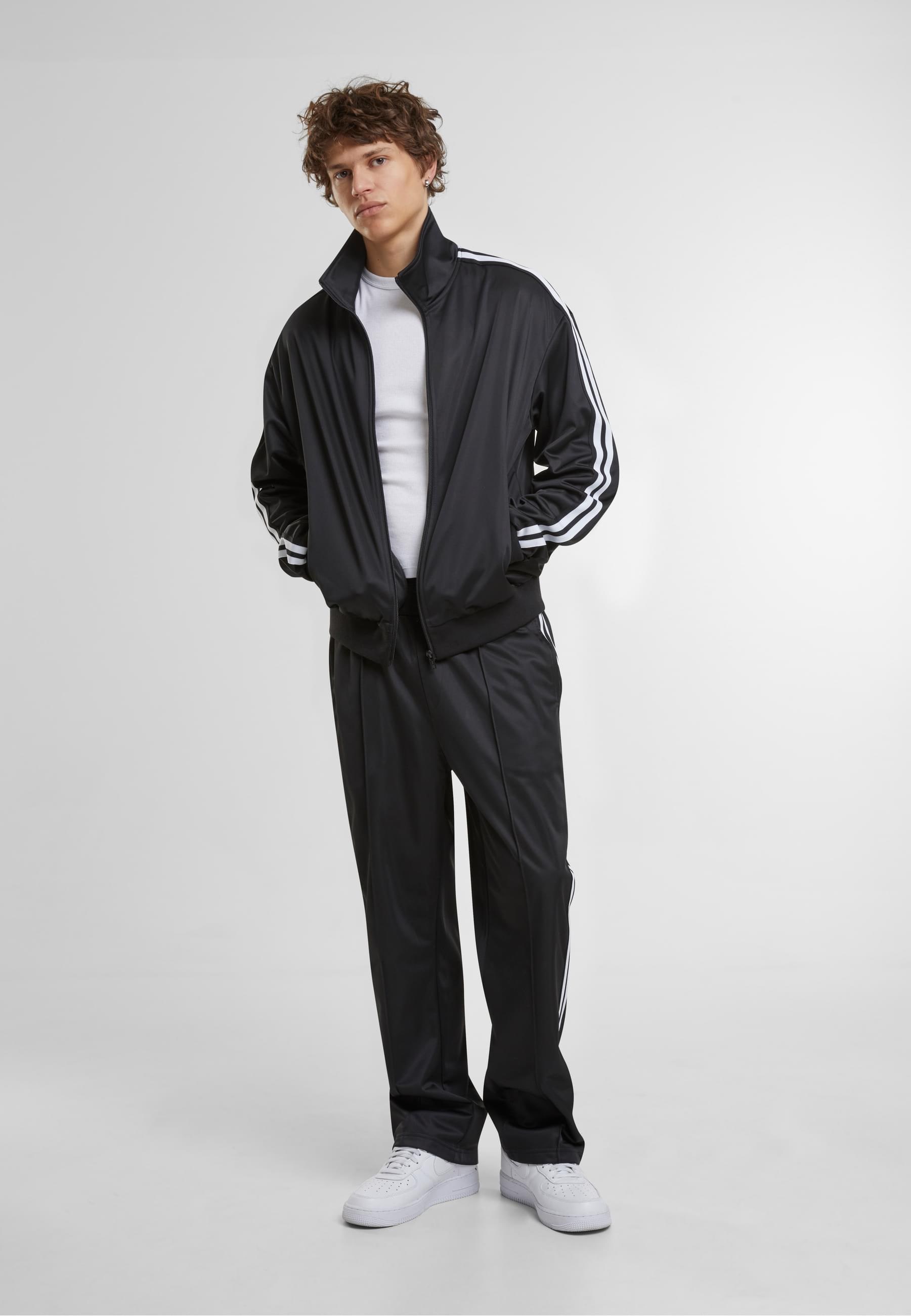 URBAN CLASSICS Trainingsjacke »Urban Classics Retro Tricot Track Jacket« 1 Stk. tlg. ohne Kapuze