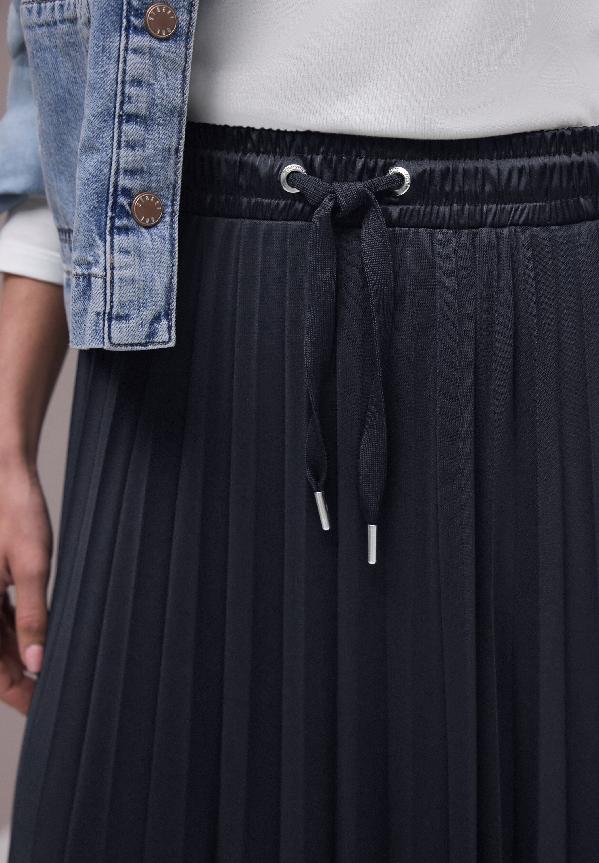 STREET ONE Midirock aus Mesh in Plisséestruktur